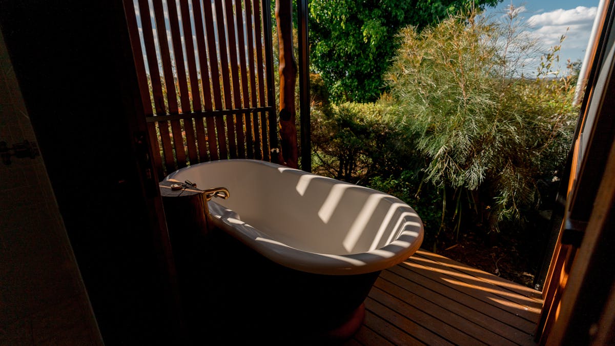 Outdoor bathtub in the Luxury Cabin Outdoor bathtub in the Luxury Cabin
