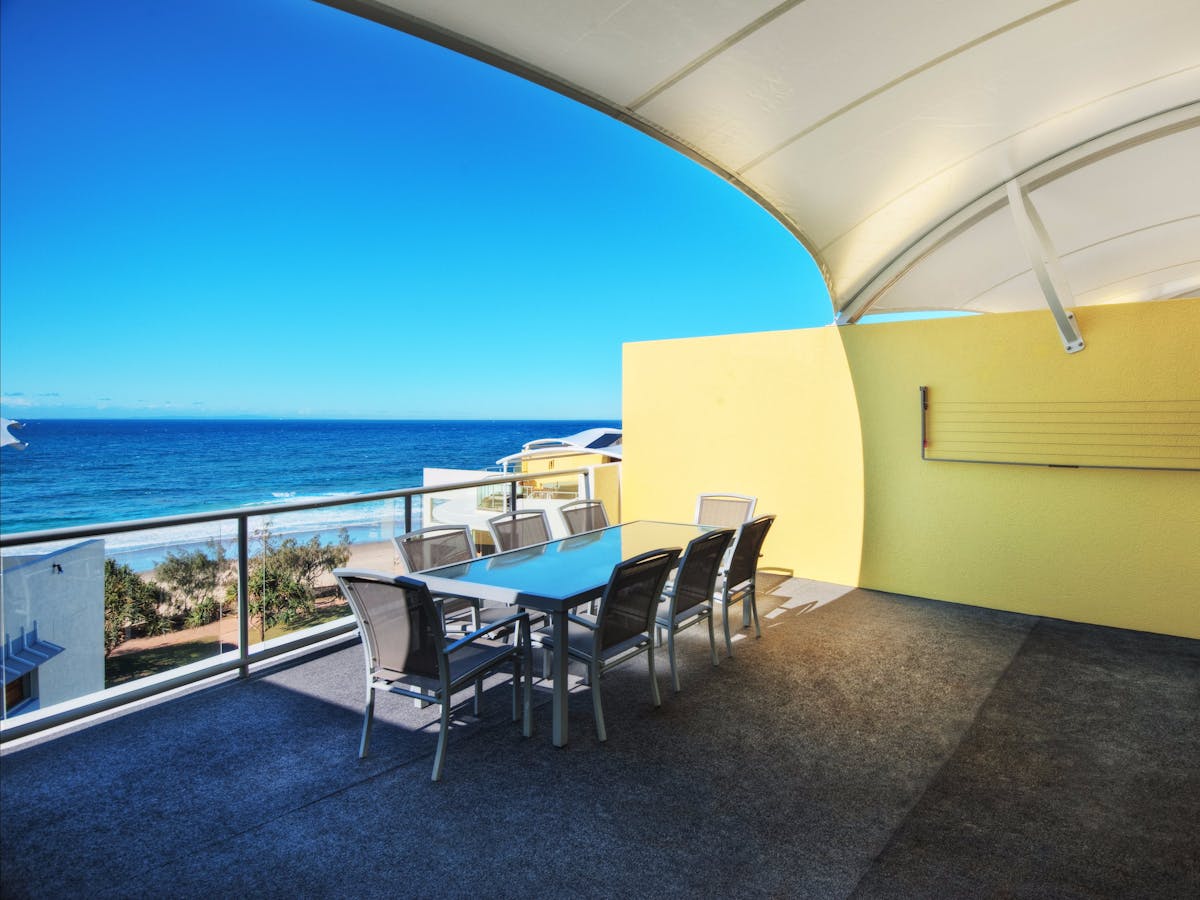 Rolling Surf Resort Accommodation Queensland - 