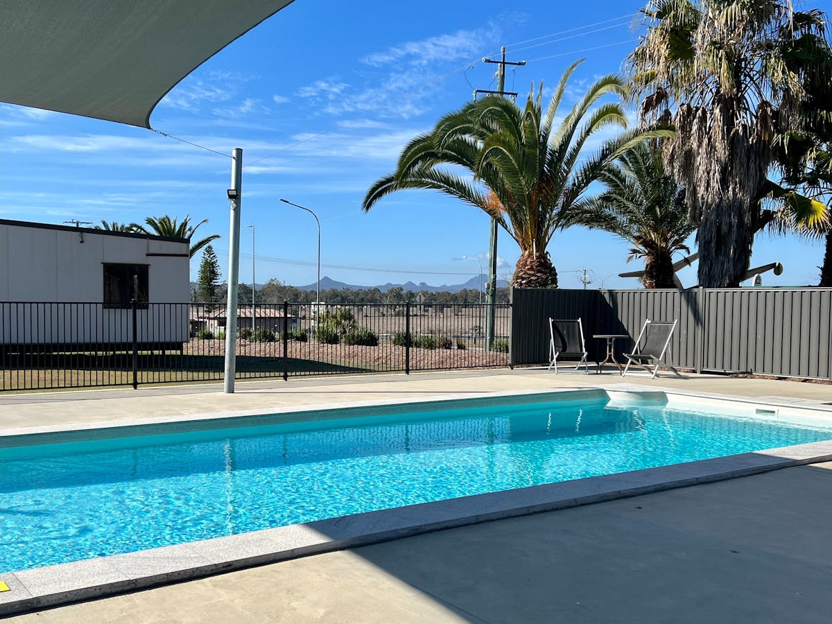 Pool, Willowbank Motel