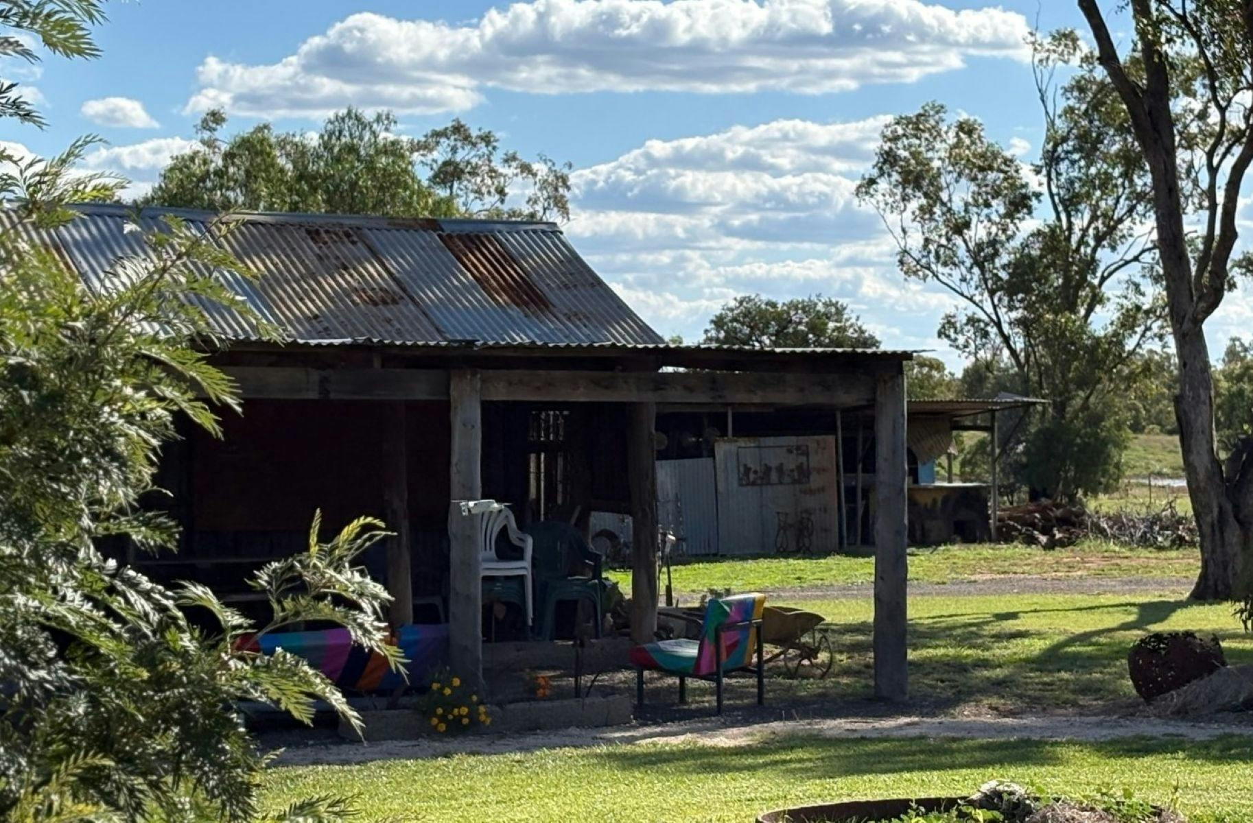 Gidgee - Hut