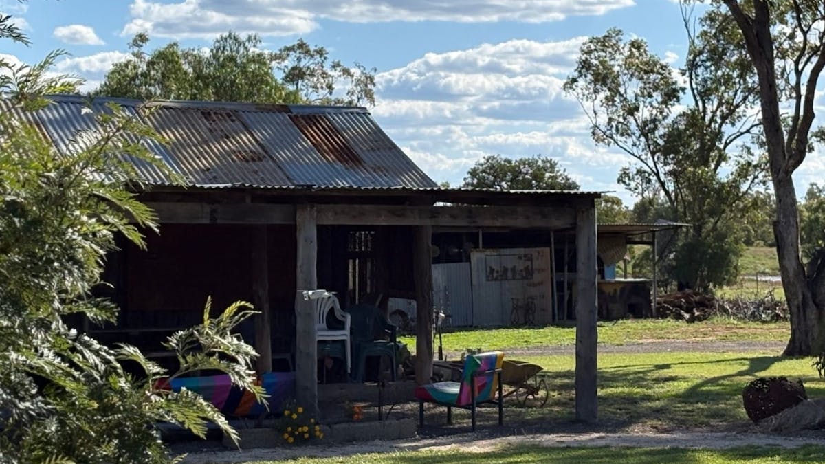 Gidgee - Hut