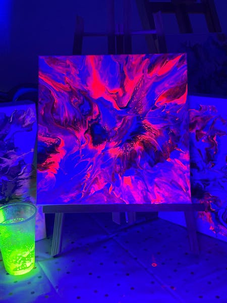 Glow in the Dark Fluid with UV Light Art Workshops with an entertaining twist for Kids