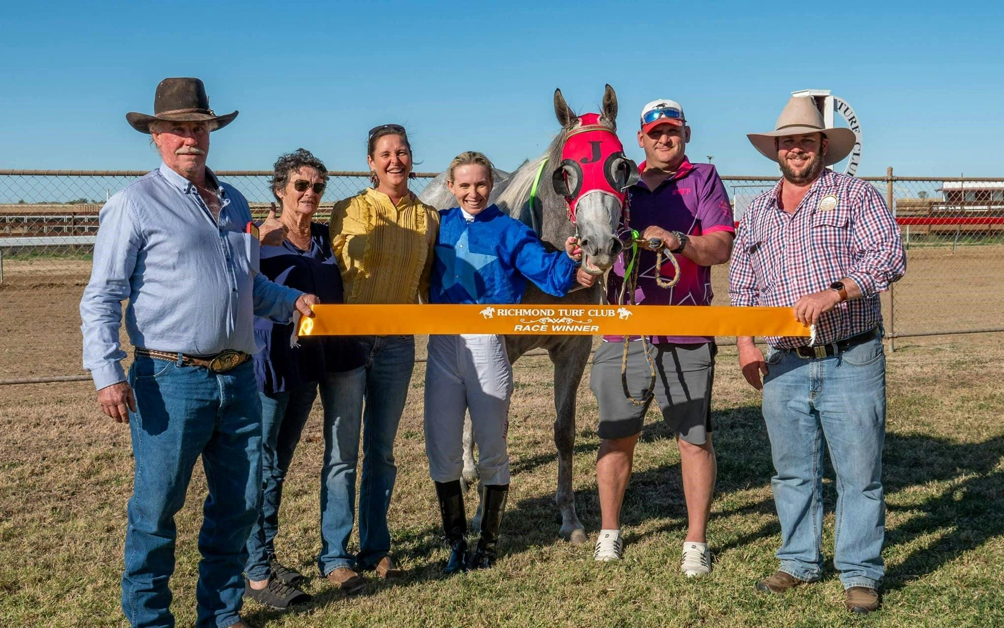 Richmond Turf Club - Diggers Day Races