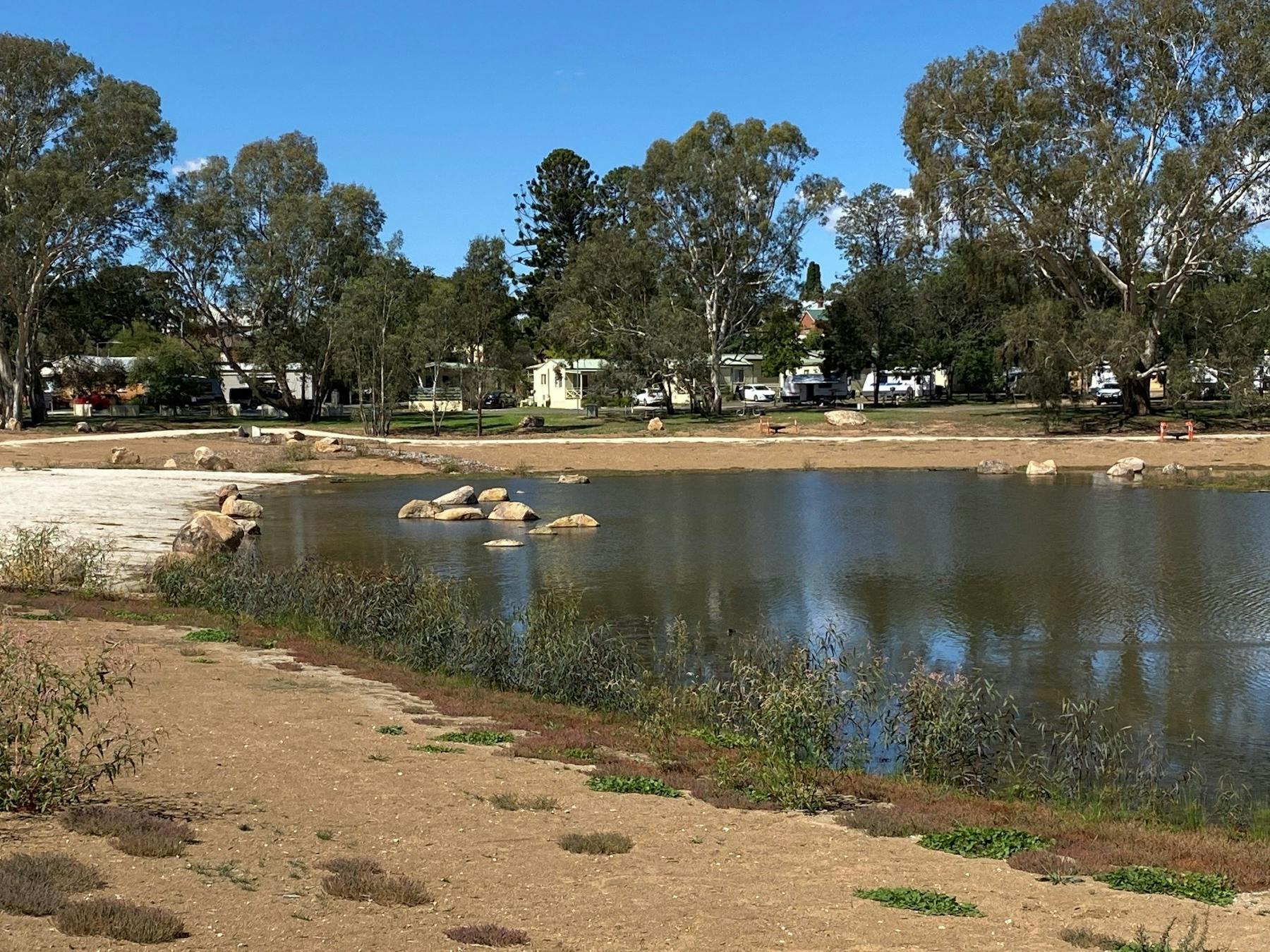 Rutherglen Caravan Park overlooks the Lake King Wetlands