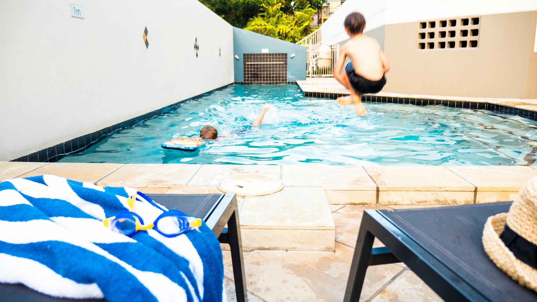 Redcliffe accommodation, pool, outdoor