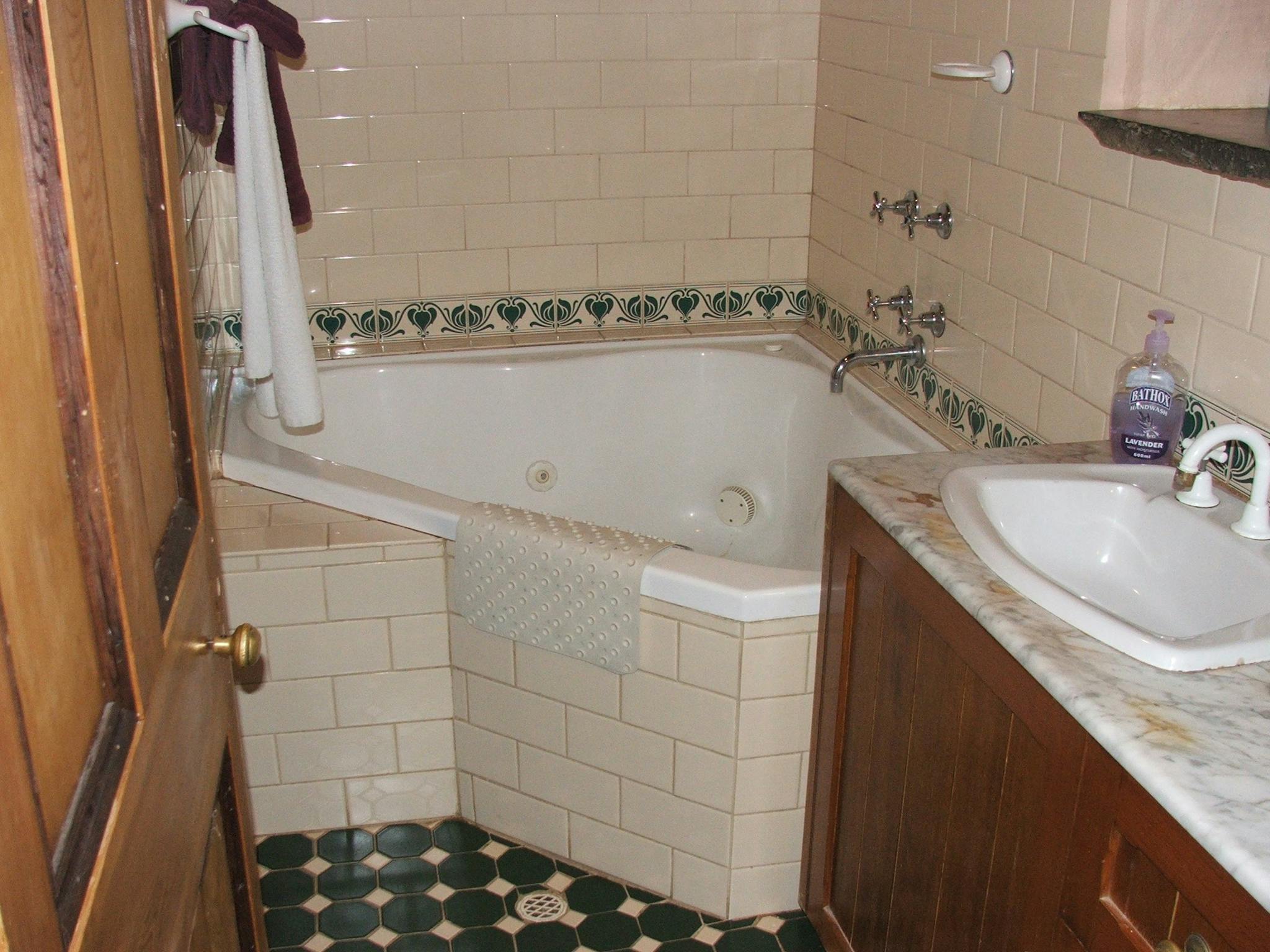 carpenter bathroom