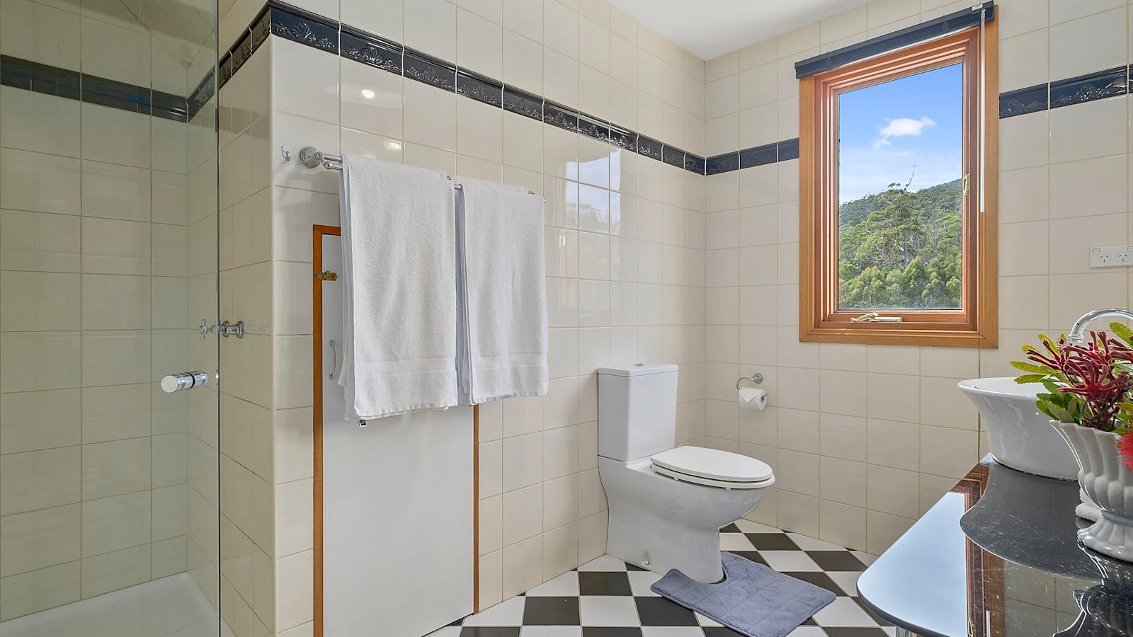 Manfield Country Bruny Island-Bathroom 2