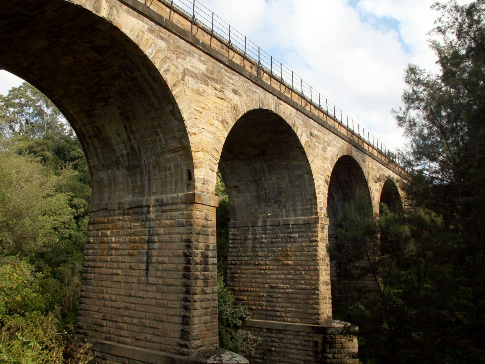 스톤쿼리 크릭 철도 고가도로
