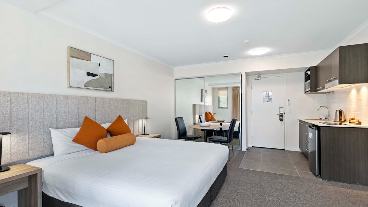 Wifi, TV, streaming, Kitchenette, Hairdryer, Smoke detectors, Balcony, Daily Room Service, Aircon
