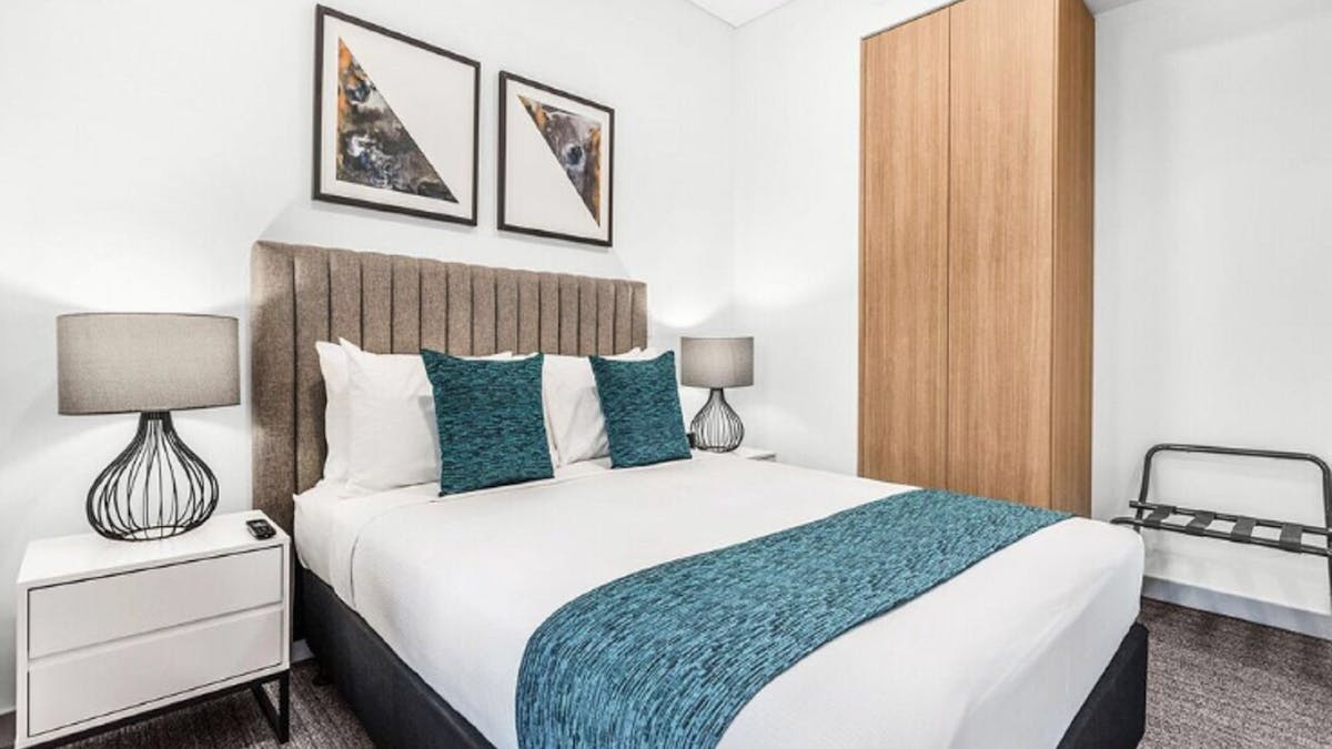 Essence Suites Taringa