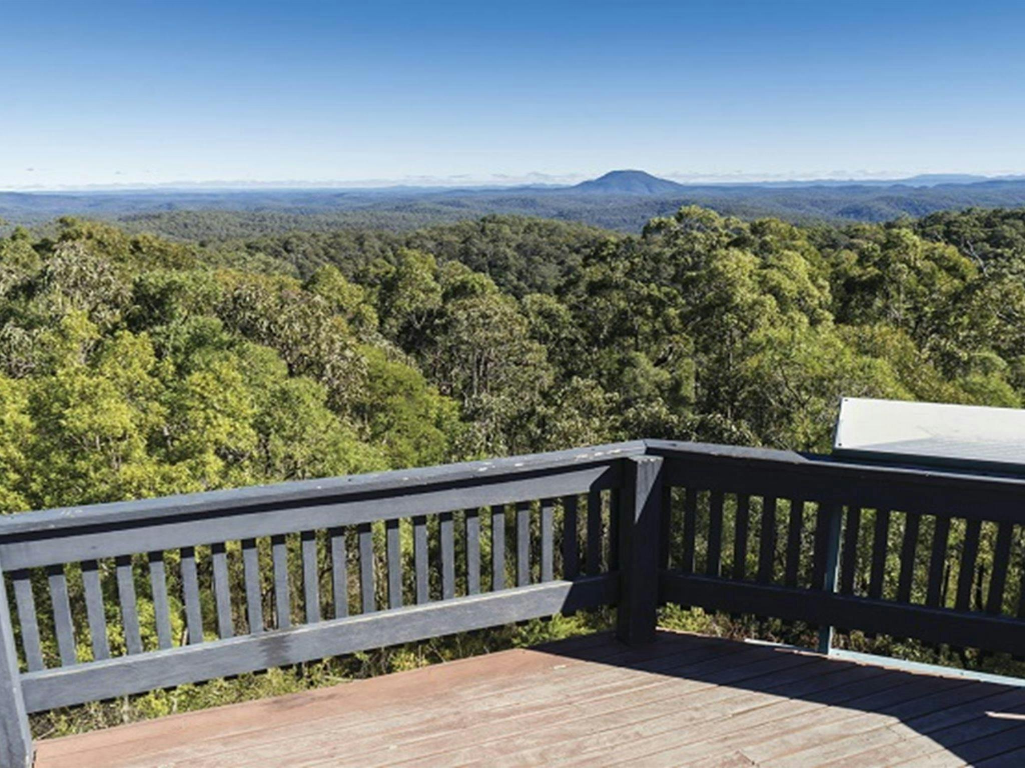 Finchley Lookout, Yengo National Park. Photo: Simone Cottrell/OEH