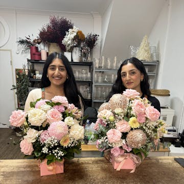 Floristry 101 Class - Flower Arrangement