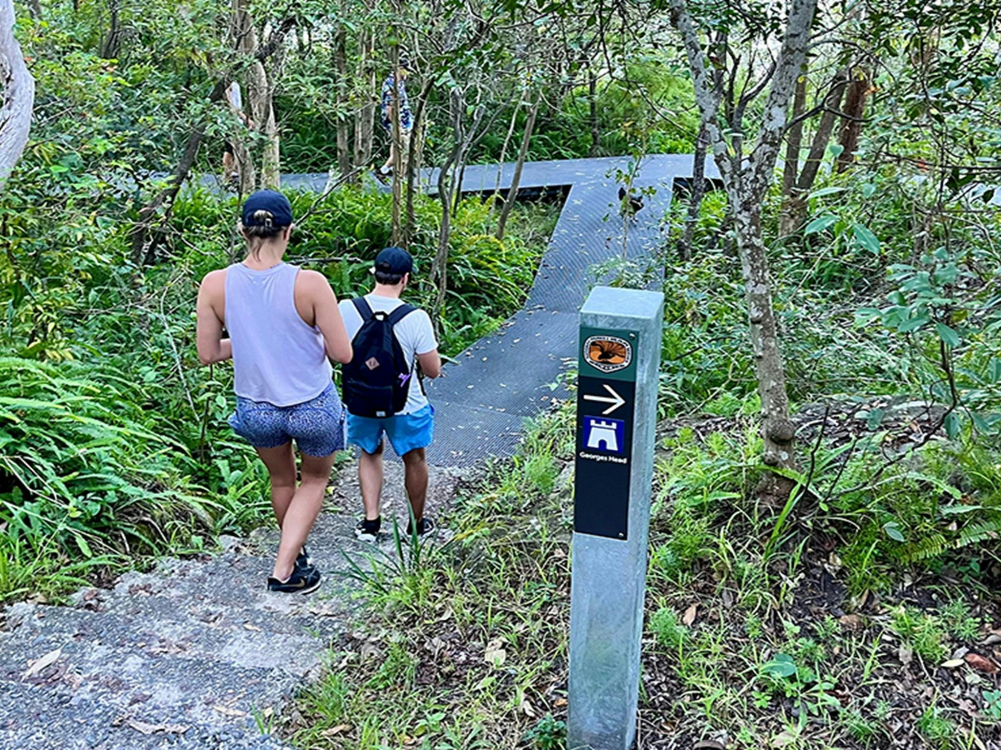 Start your walk at either Georges Head or Middle Head. It's a 3km walk between the headlands, with