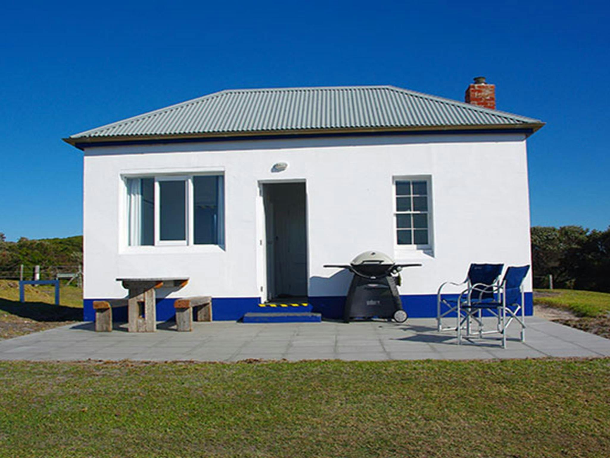 베오와 국립공원 내 전신국 막사 전경. 사진: 게리 멀린저/OEH