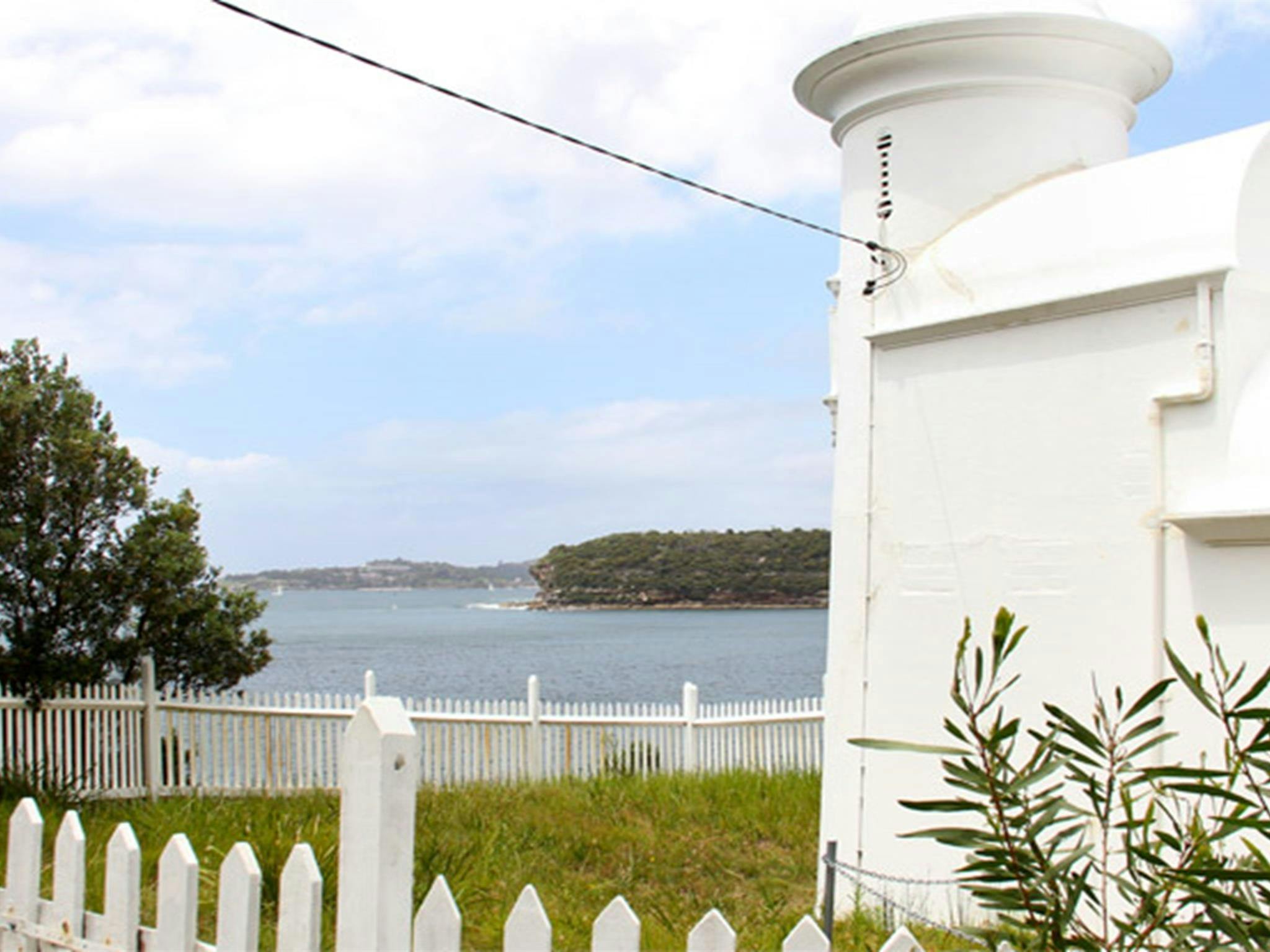 Grotto Point Lighthouse, Sydney Harbour National Park. Photo: John Yurasek/NSW Government