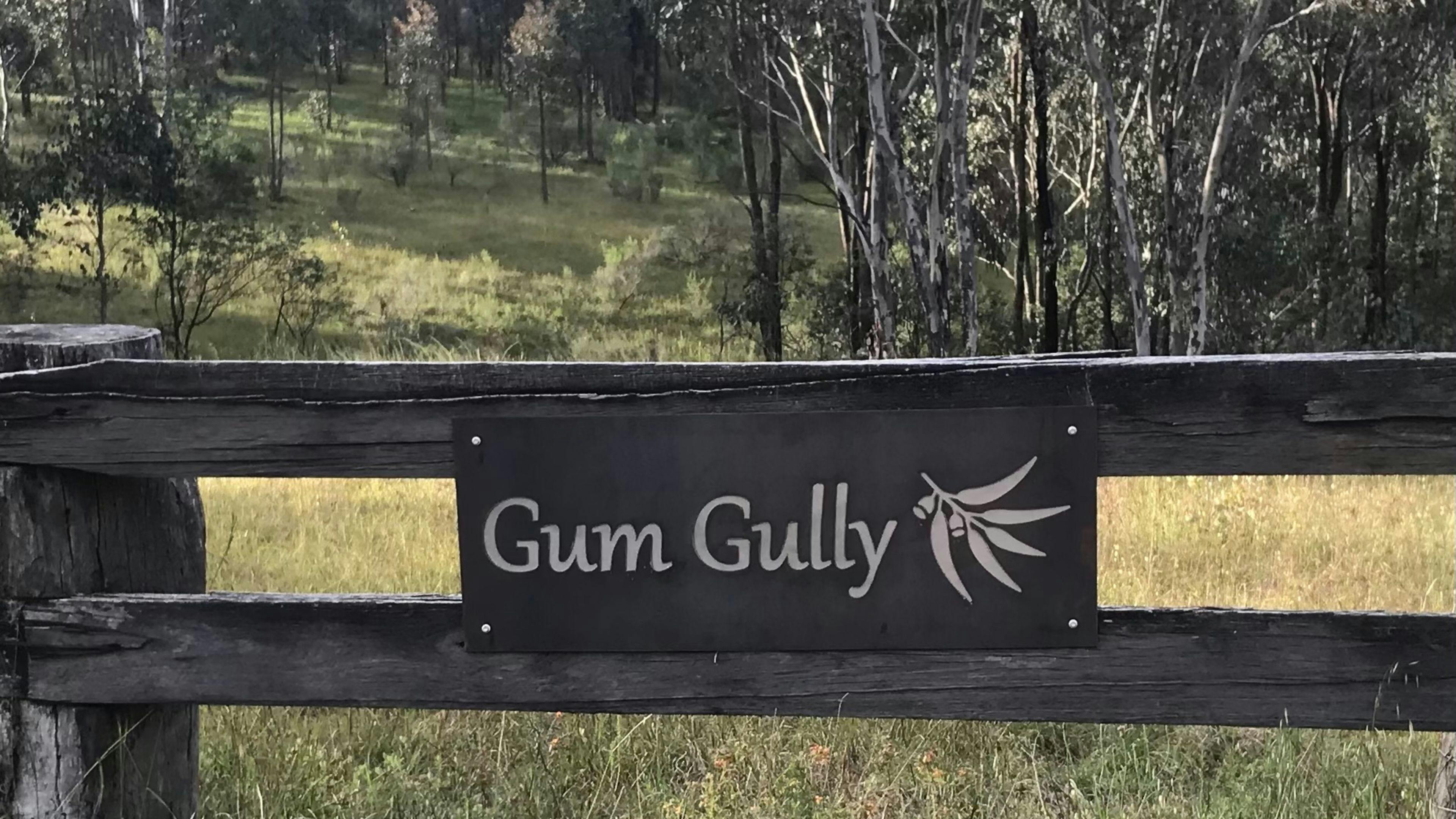 Property sign at entrance on Junction Point Road