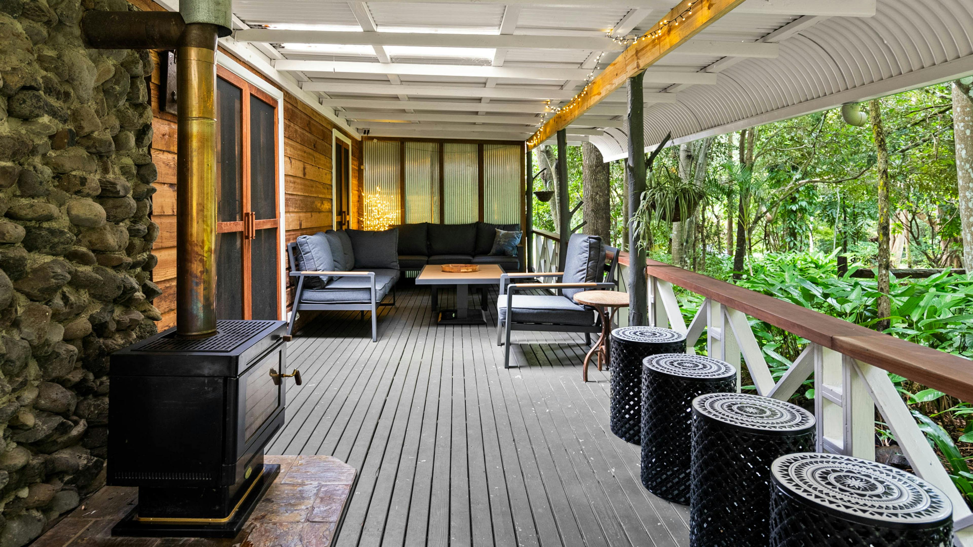 Creekside Rainforest Retreat