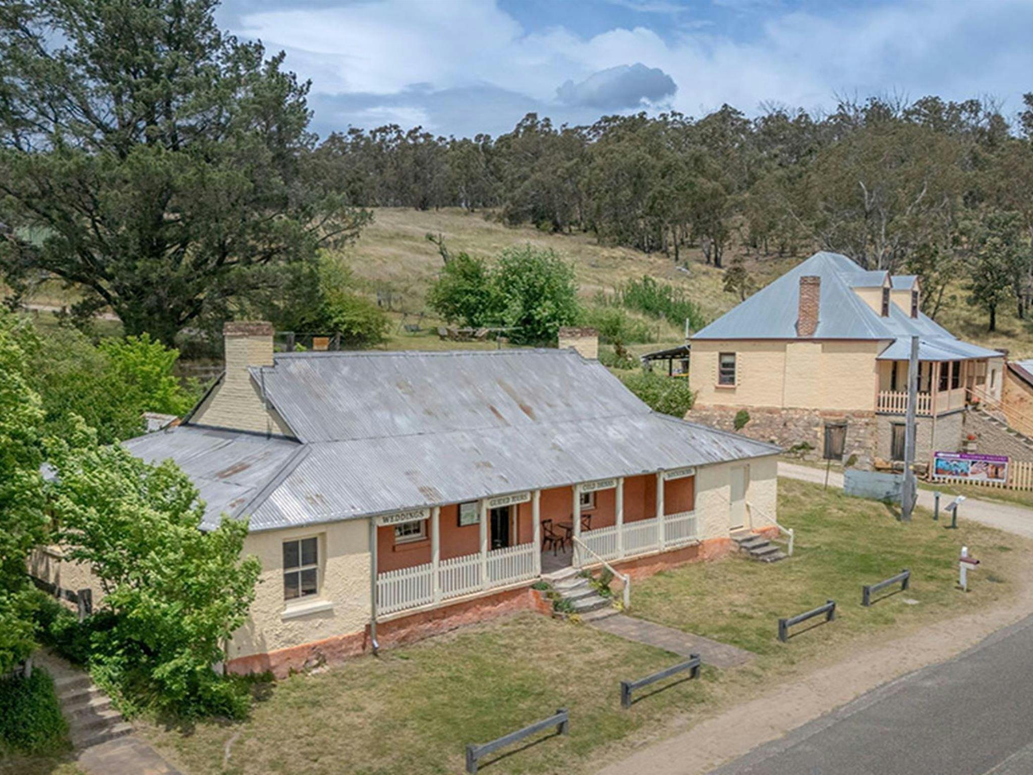 哈特利歷史遺址的古蹟聚落建築的空拍圖。圖片來源：約翰‧史賓塞