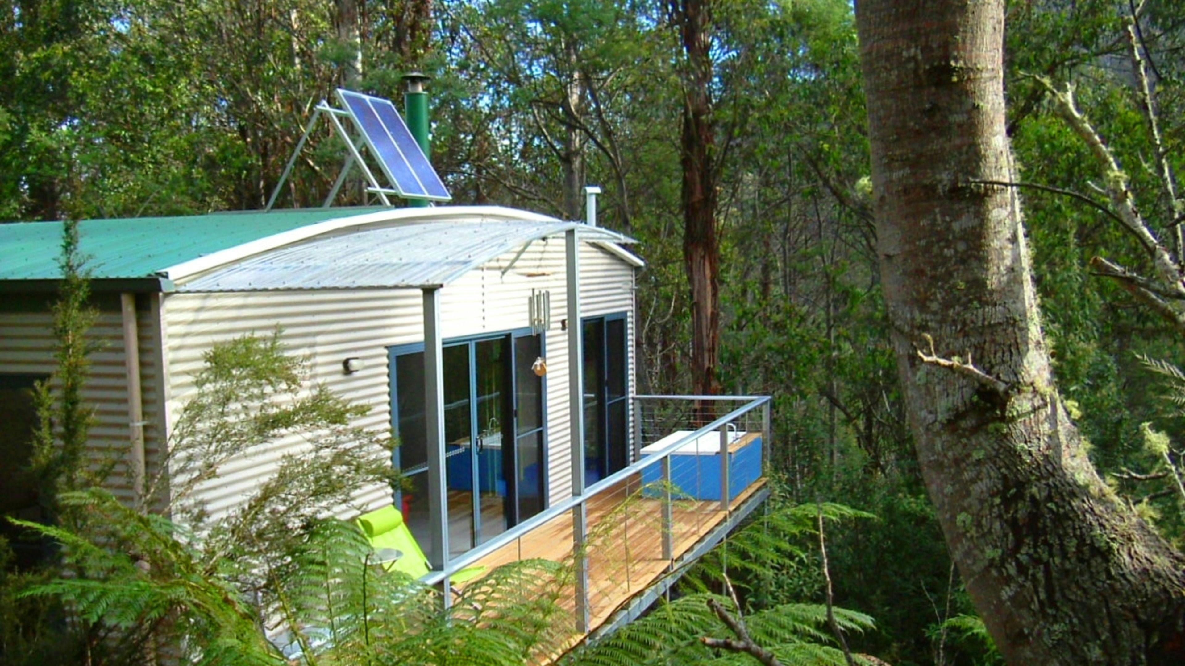 Example studio cabin (total 3)