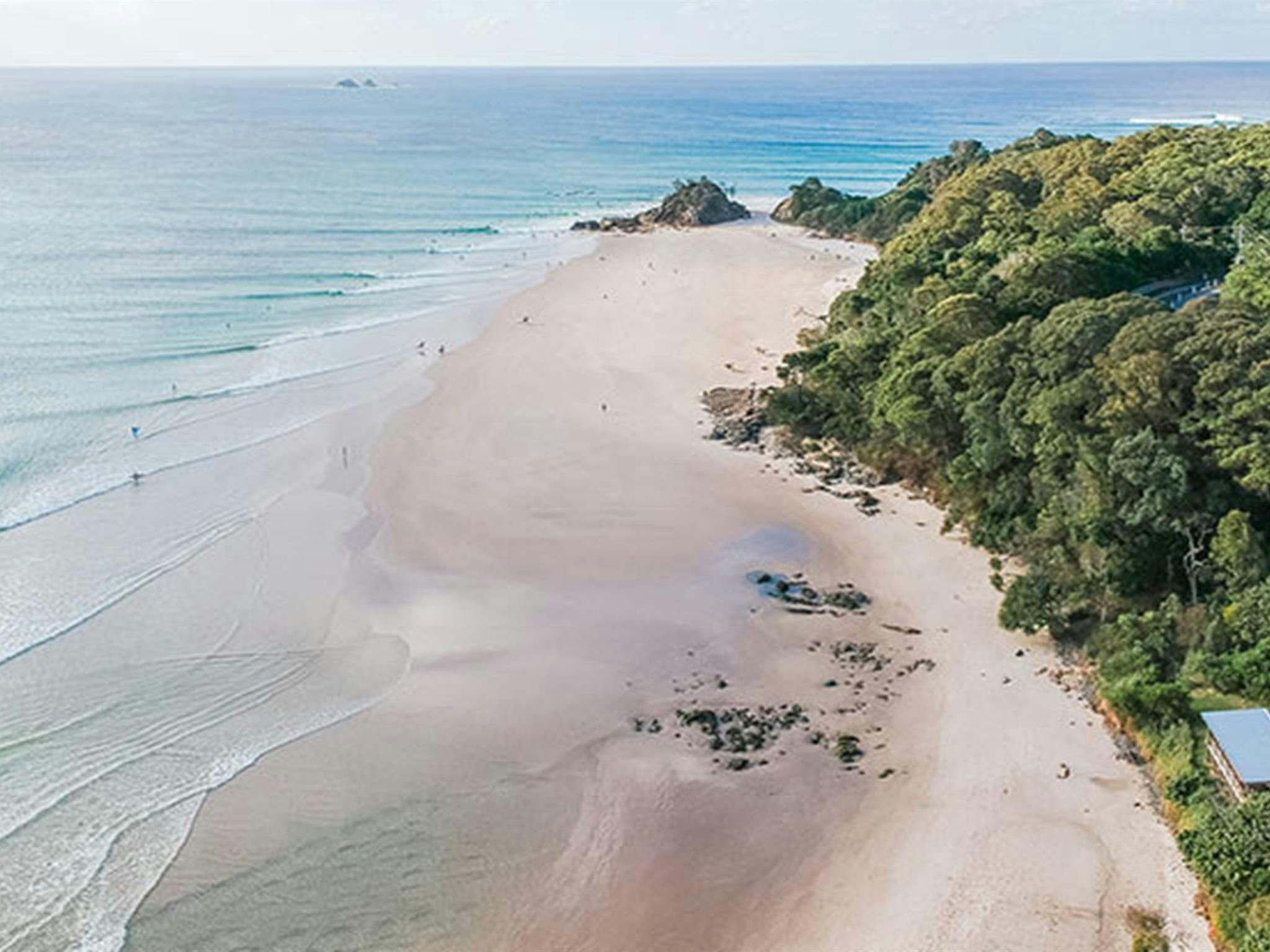 Luftaufnahme von Imeson Cottage, direkt am Strand gelegen. Foto: Sera Wright/DPIE.