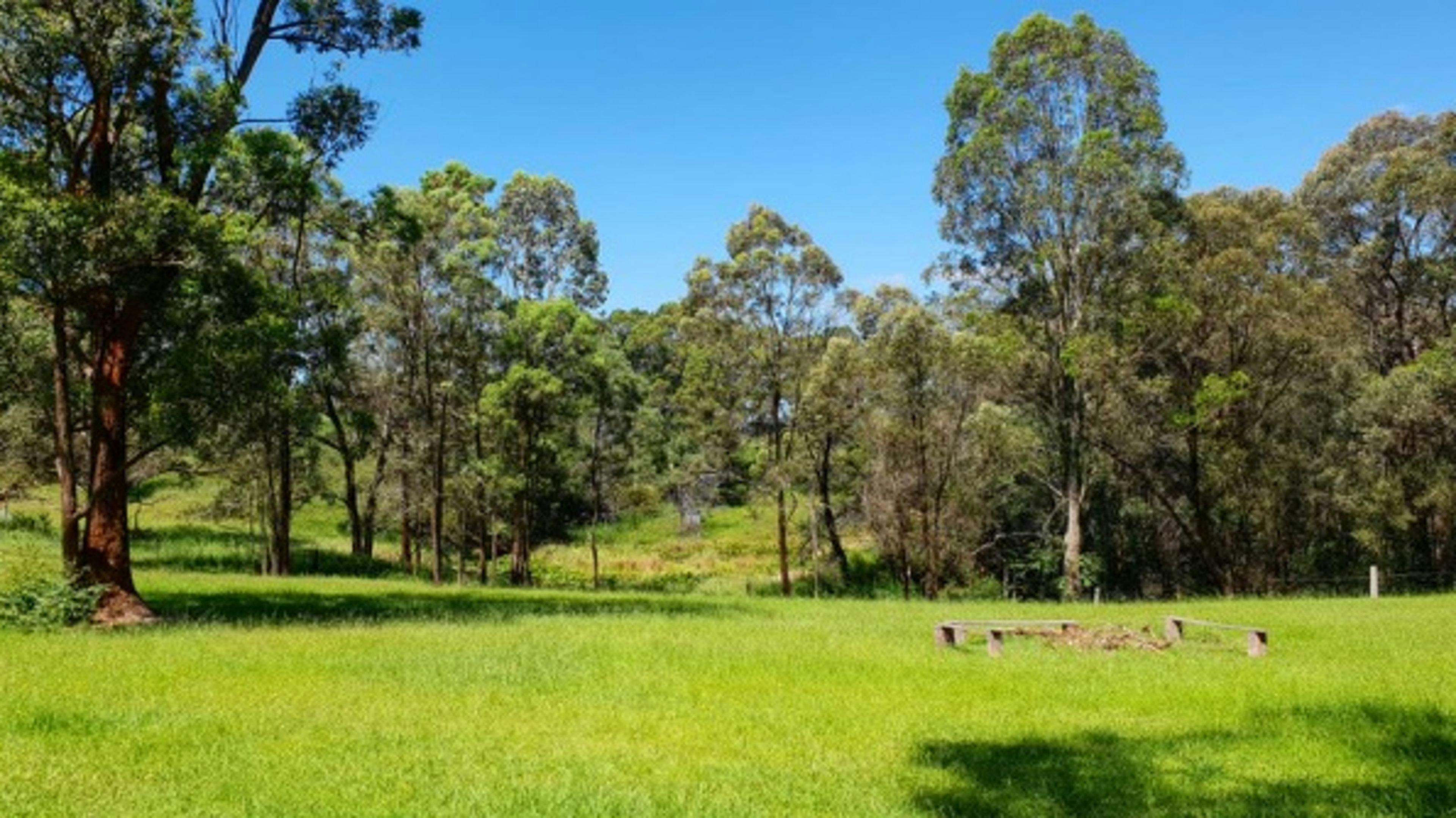 Innisfree, nr Blue Mountains