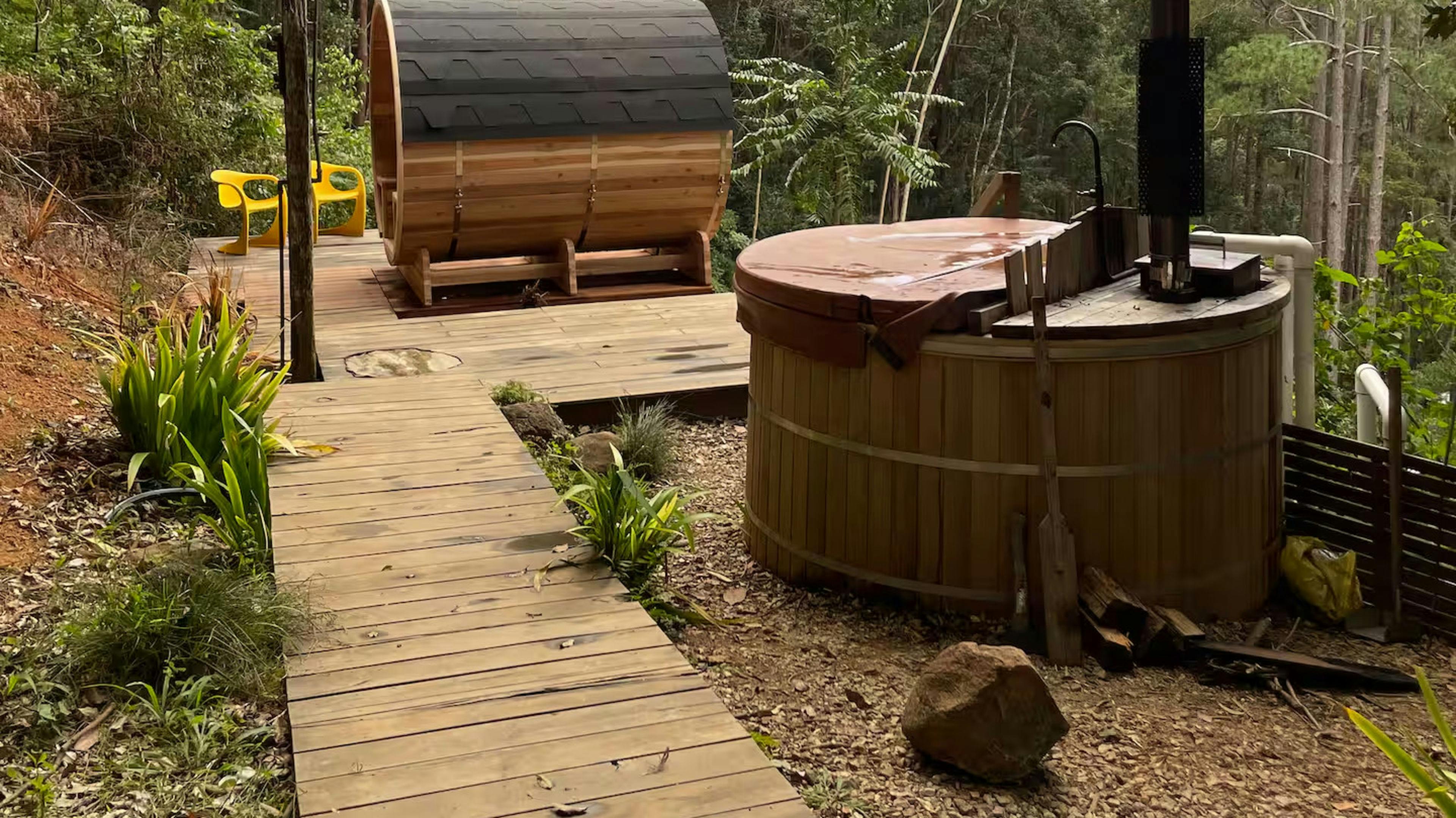 Private sauna and wood fire hot tub for Pine Cabin guests