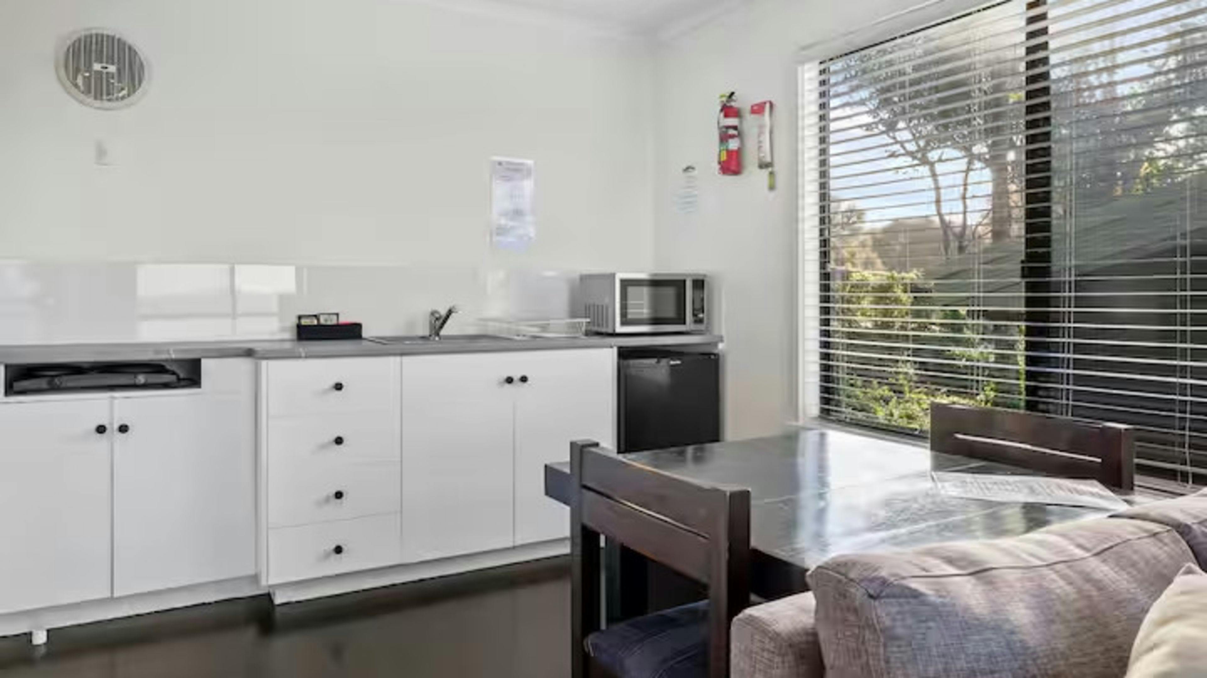 Hamptons on the Bay - Cabins 1-4