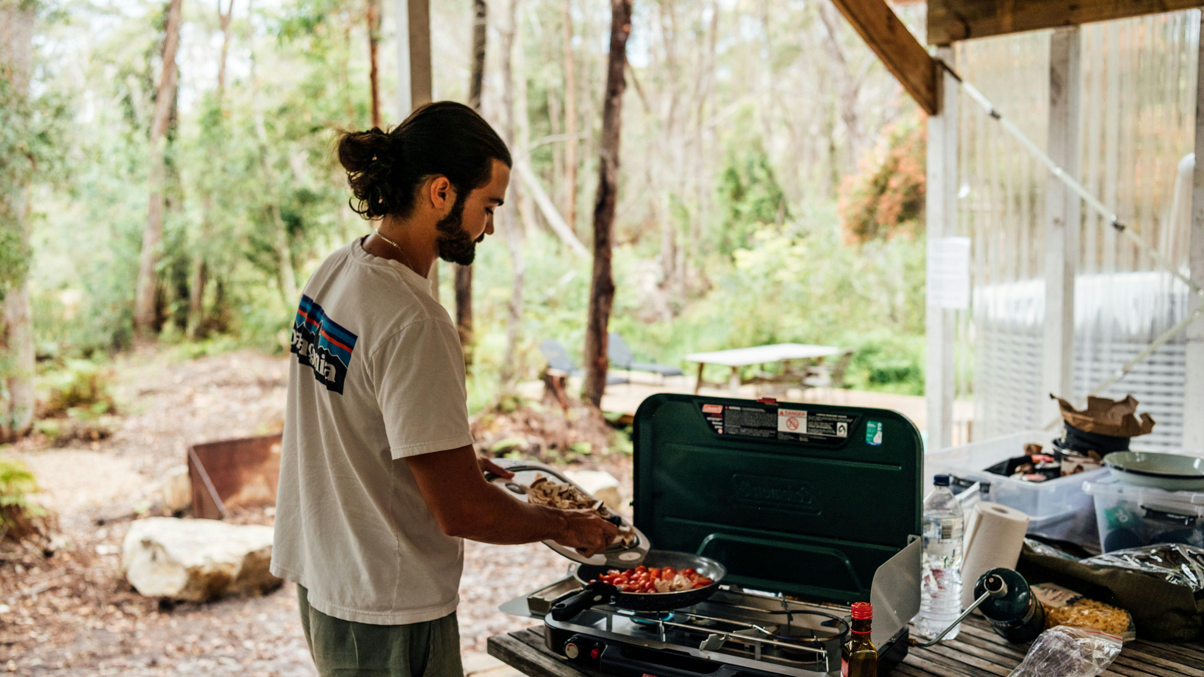 이불 속에서 저녁을 요리하다