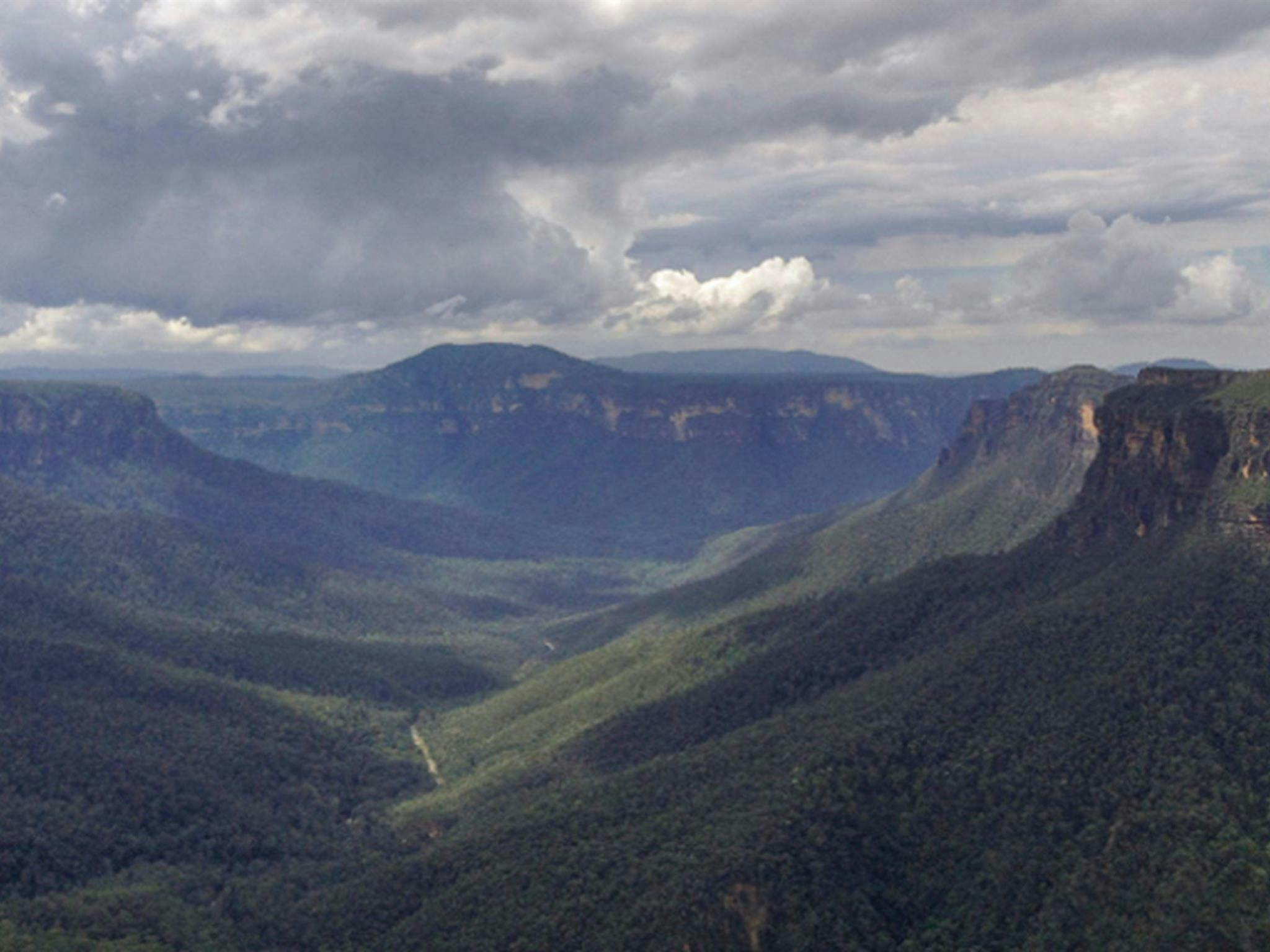 View of sky, canyon flanks and river from Grand Canyon walking track in Blue Mountains National Park