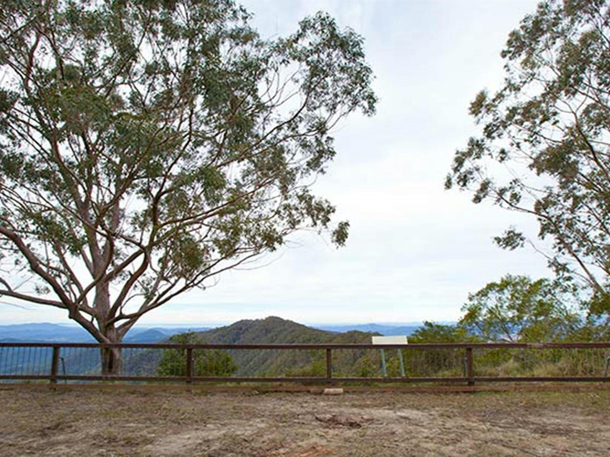 Kosekai lookout, Dunggir National Park. Photo: Rob Cleary © OEH
