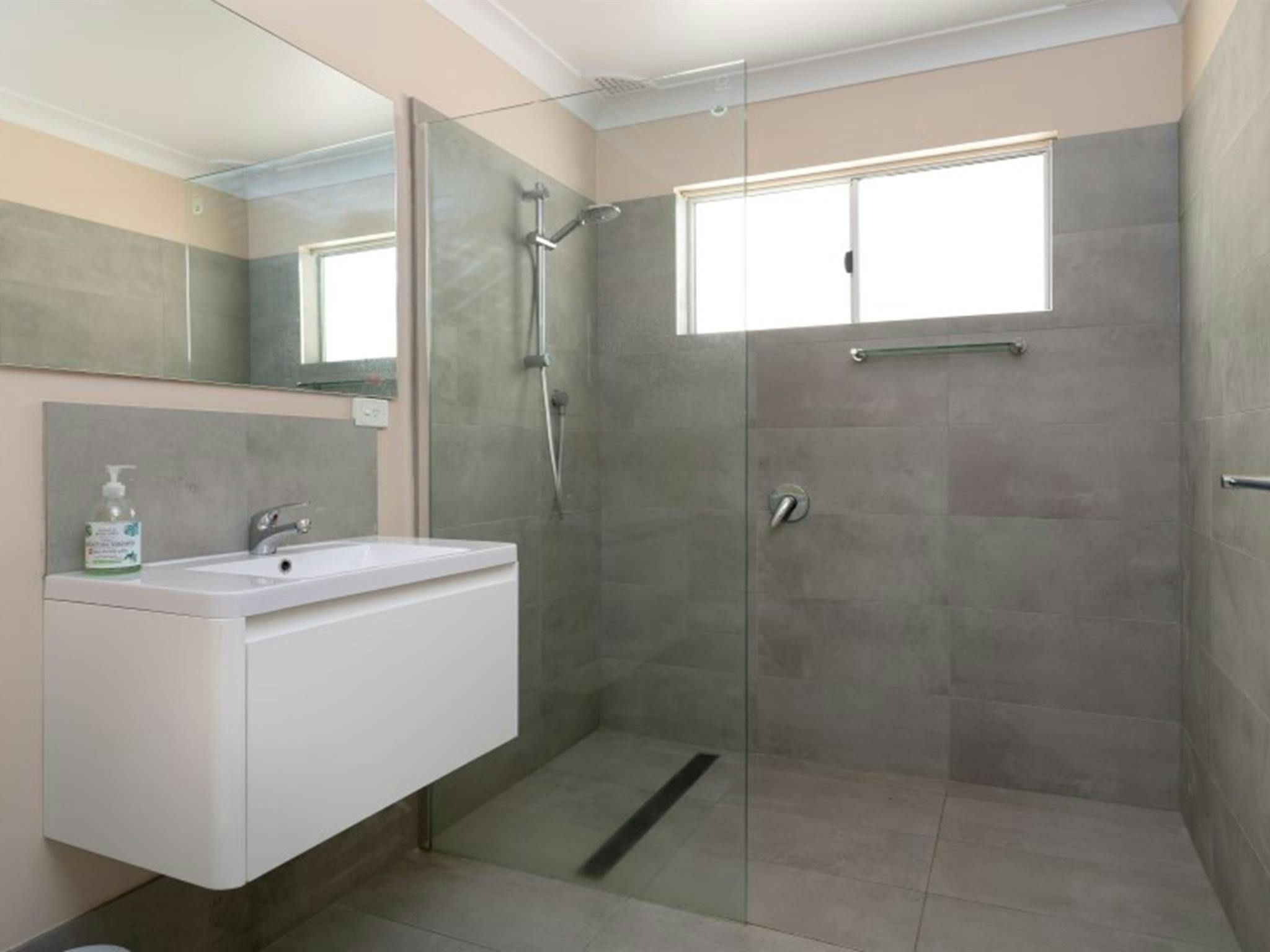 The bathroom at Lavender Vale Cottage in Kwiambal National Park. Photo &copy; DPE