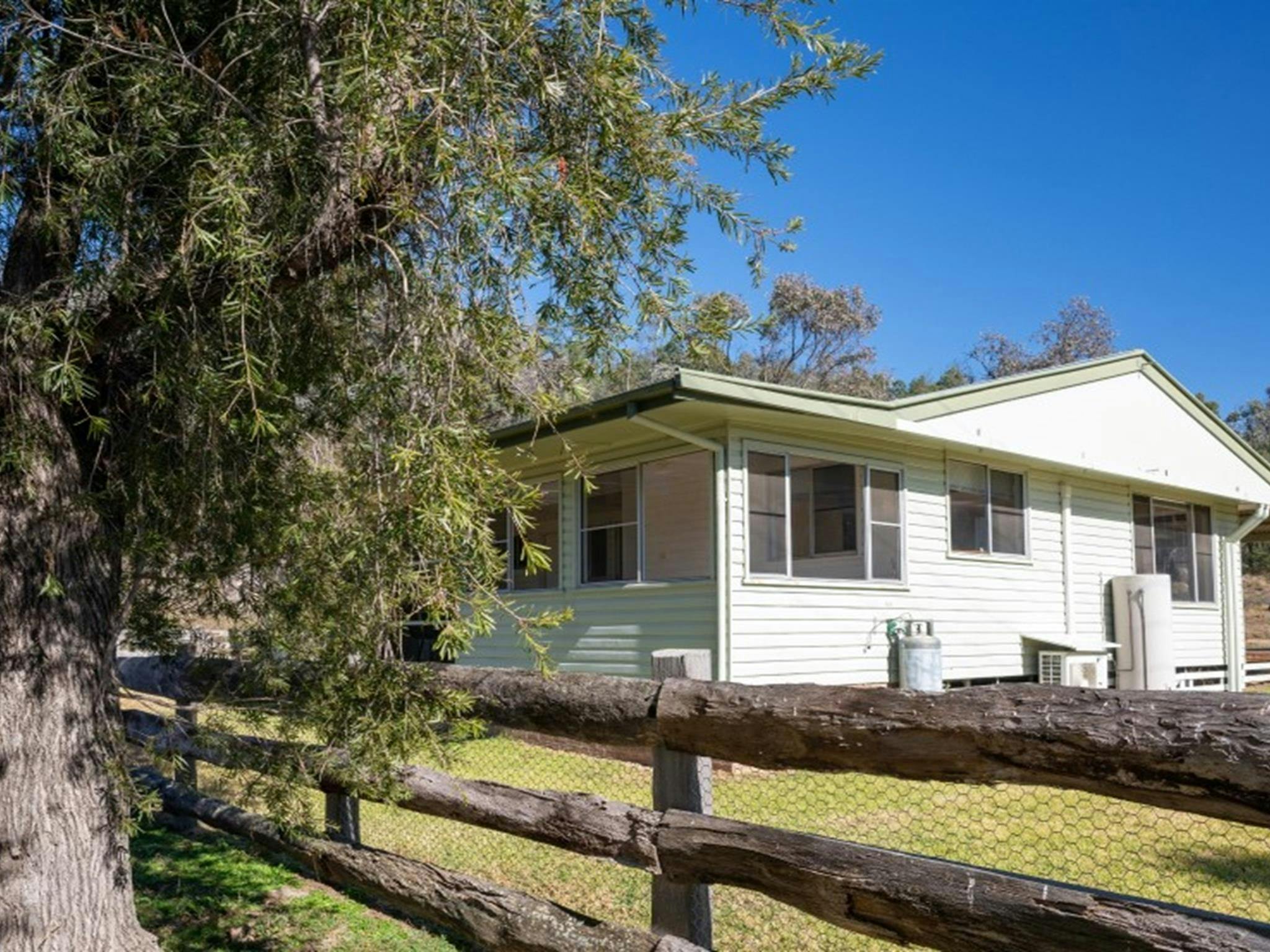 The exterior of Lavender Vale Cottage in Kwiambal National Park. Photo &copy; DPE