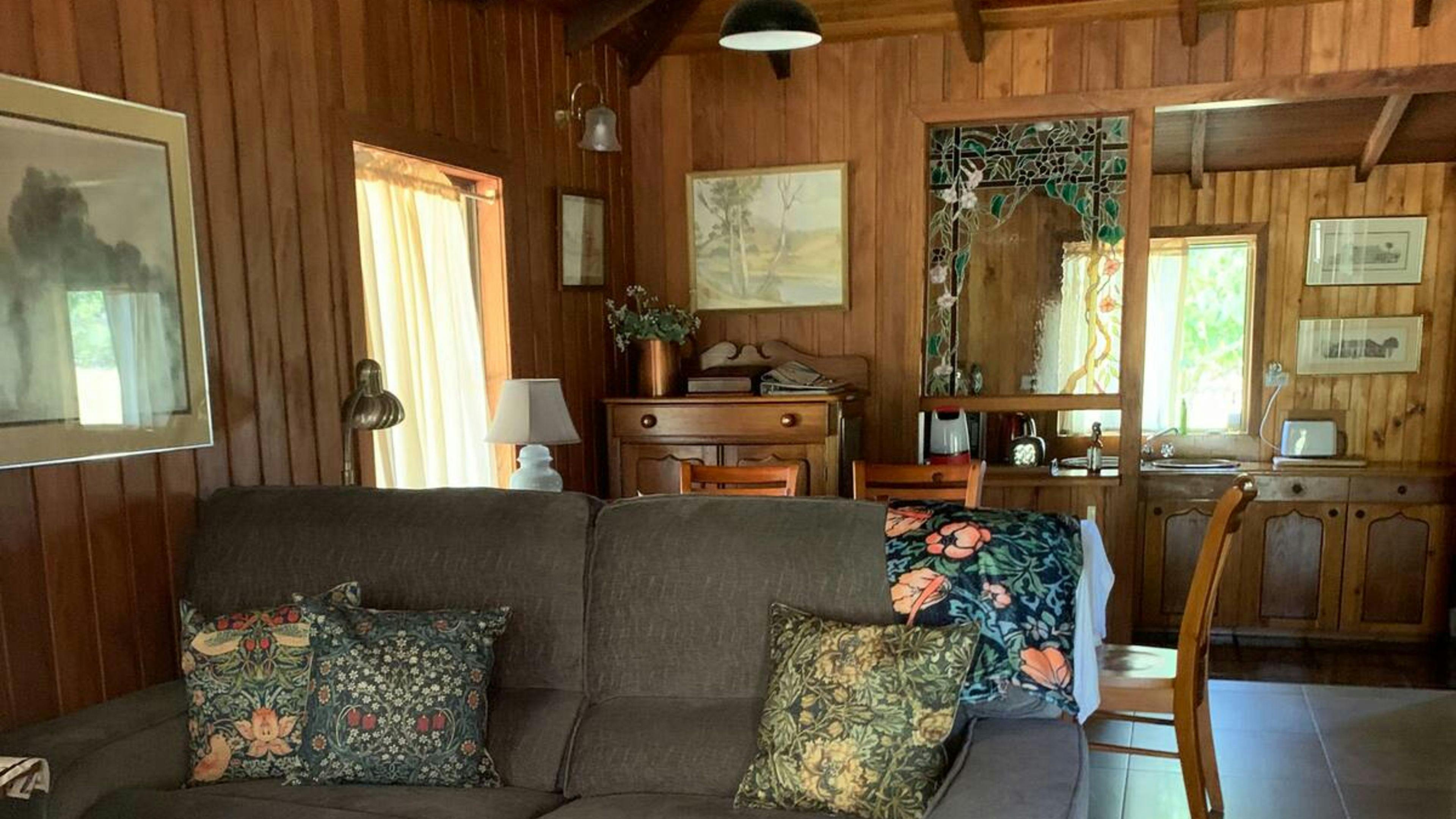 Fairlight- charming country cottage