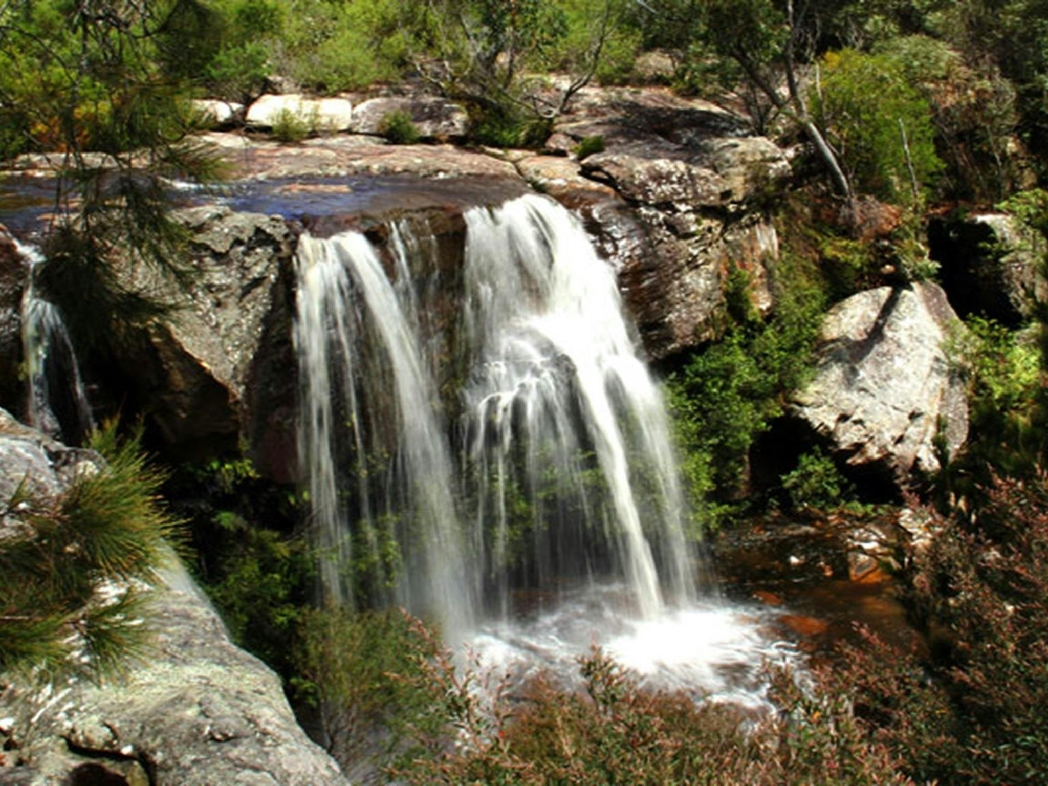 Maddens Falls. Photo: John Yurasek &copy; OEH