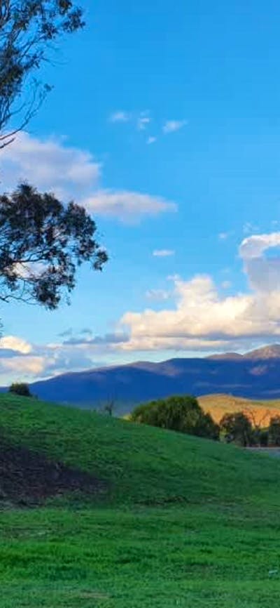 Michelago HILLDYKE 160 yr old farm