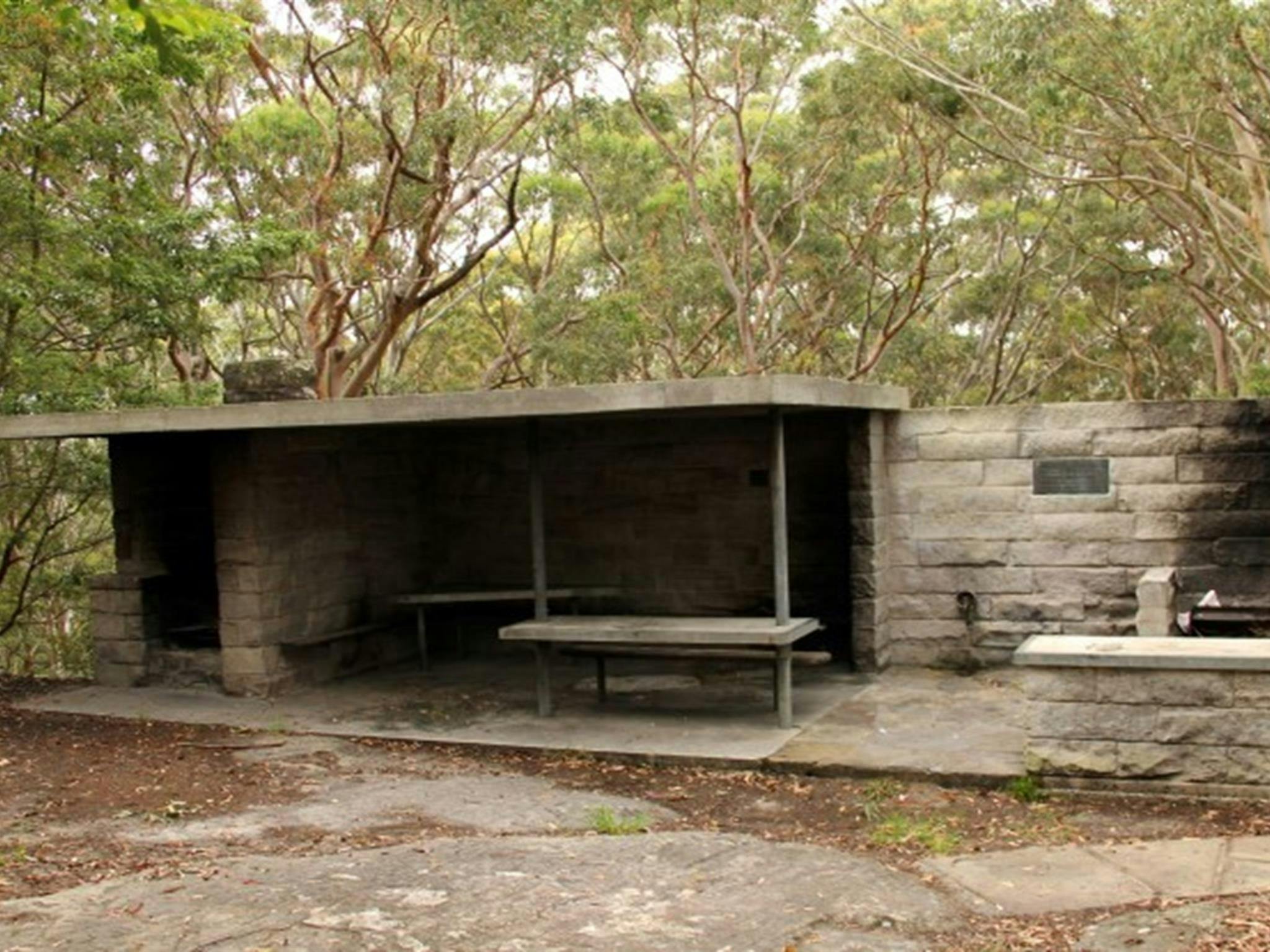 Der Picknickpavillon im Picknickbereich am Mount Bouddi (Dingalbei) im Bouddi-Nationalpark. Foto: John