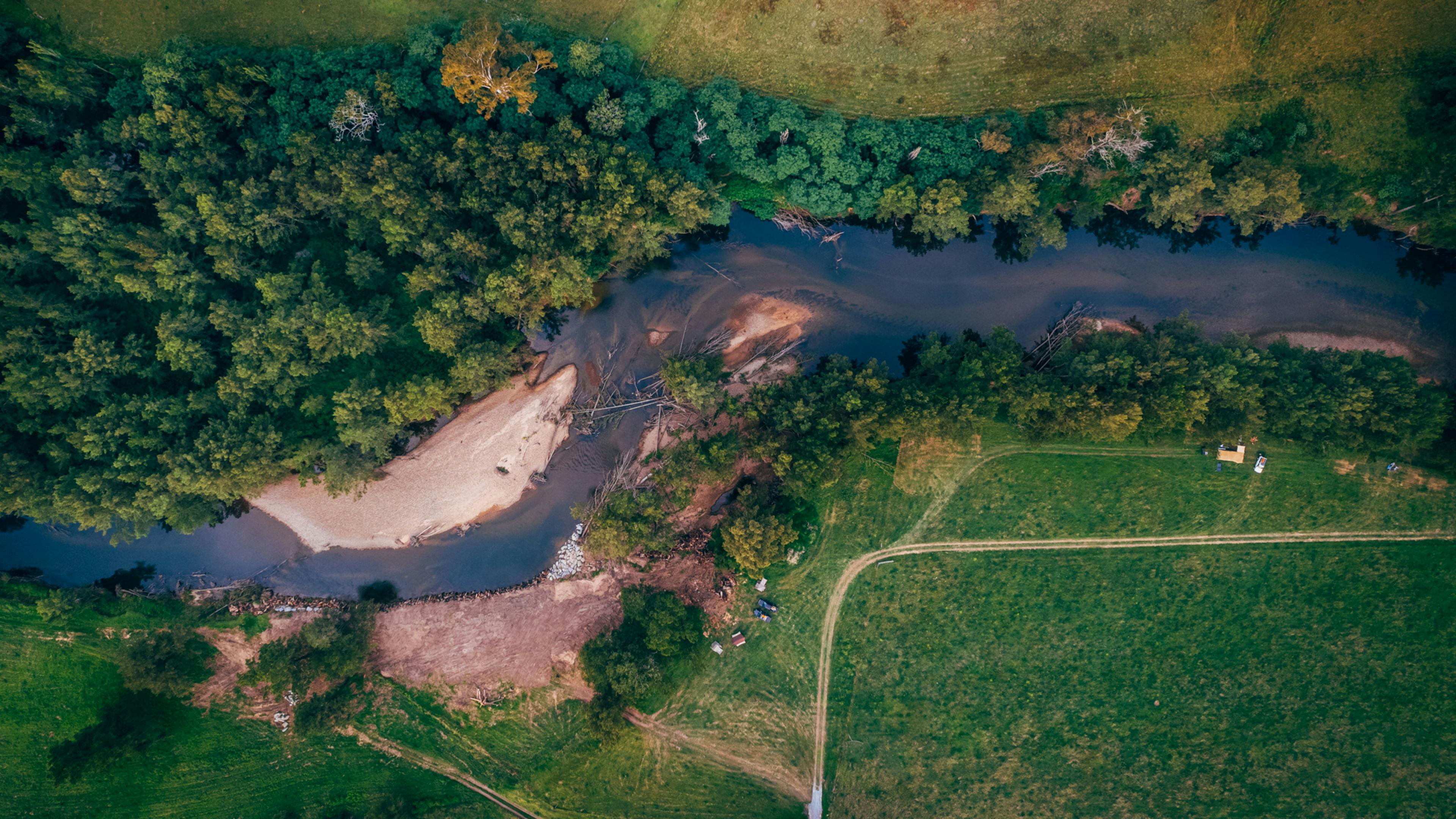 Bird eye view of the Deua river