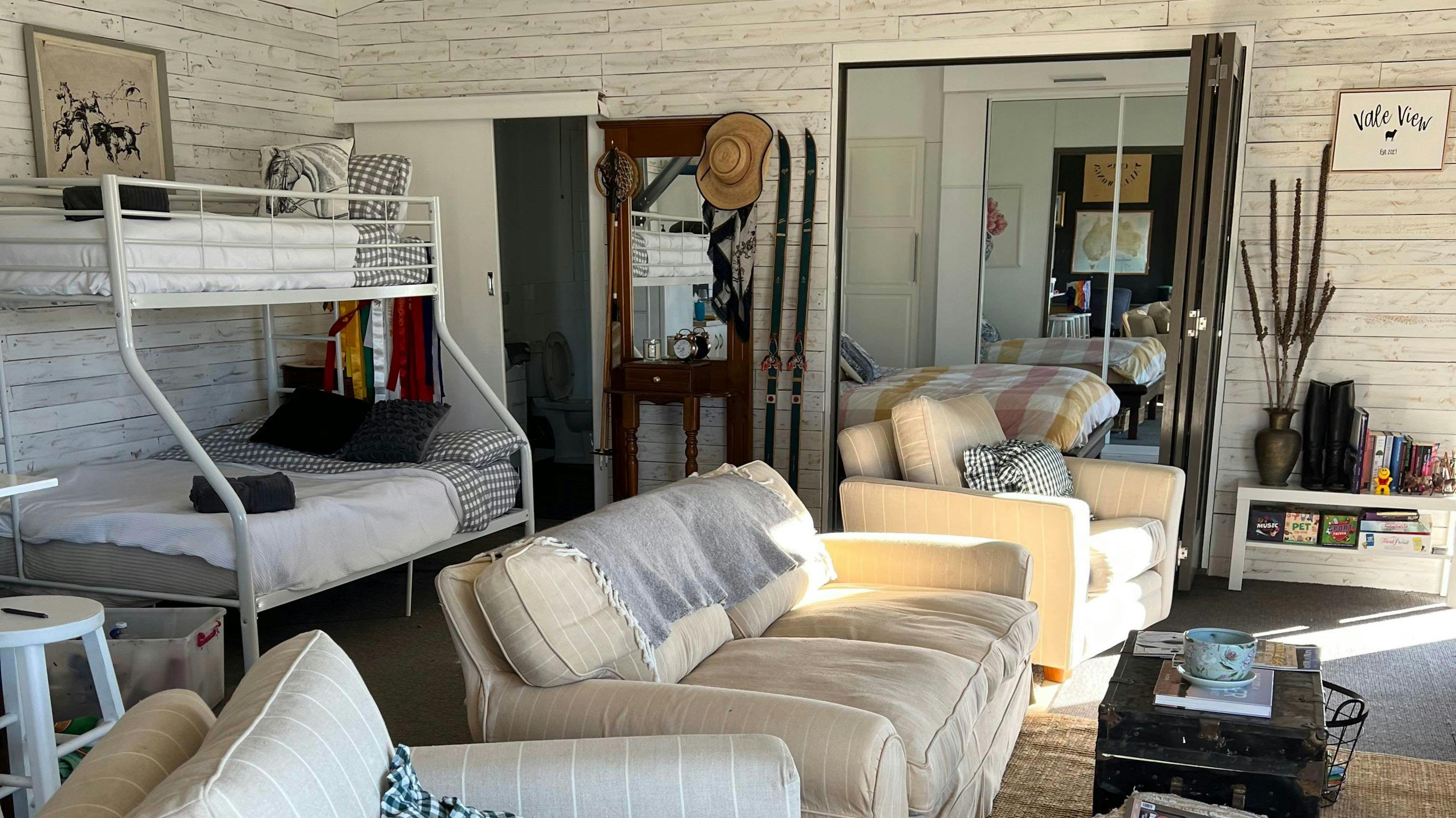 Vale View via Dalgety