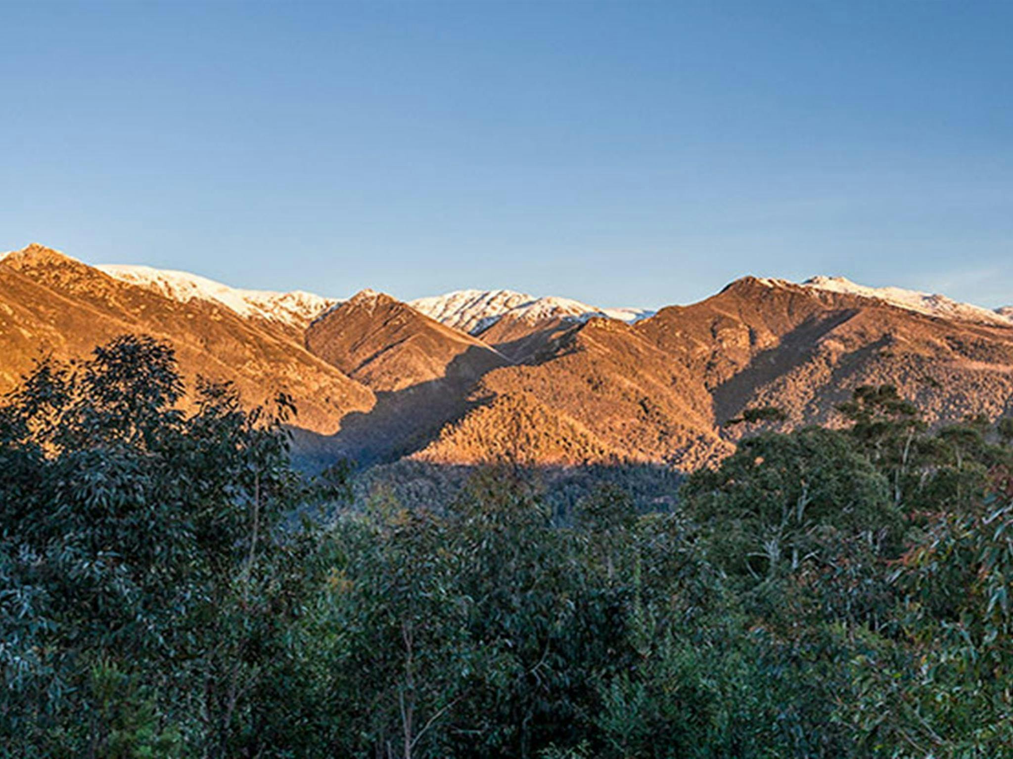 Olsens lookout, Kosciuszko National Park. Photo: Murray Vanderveer &copy; OEH