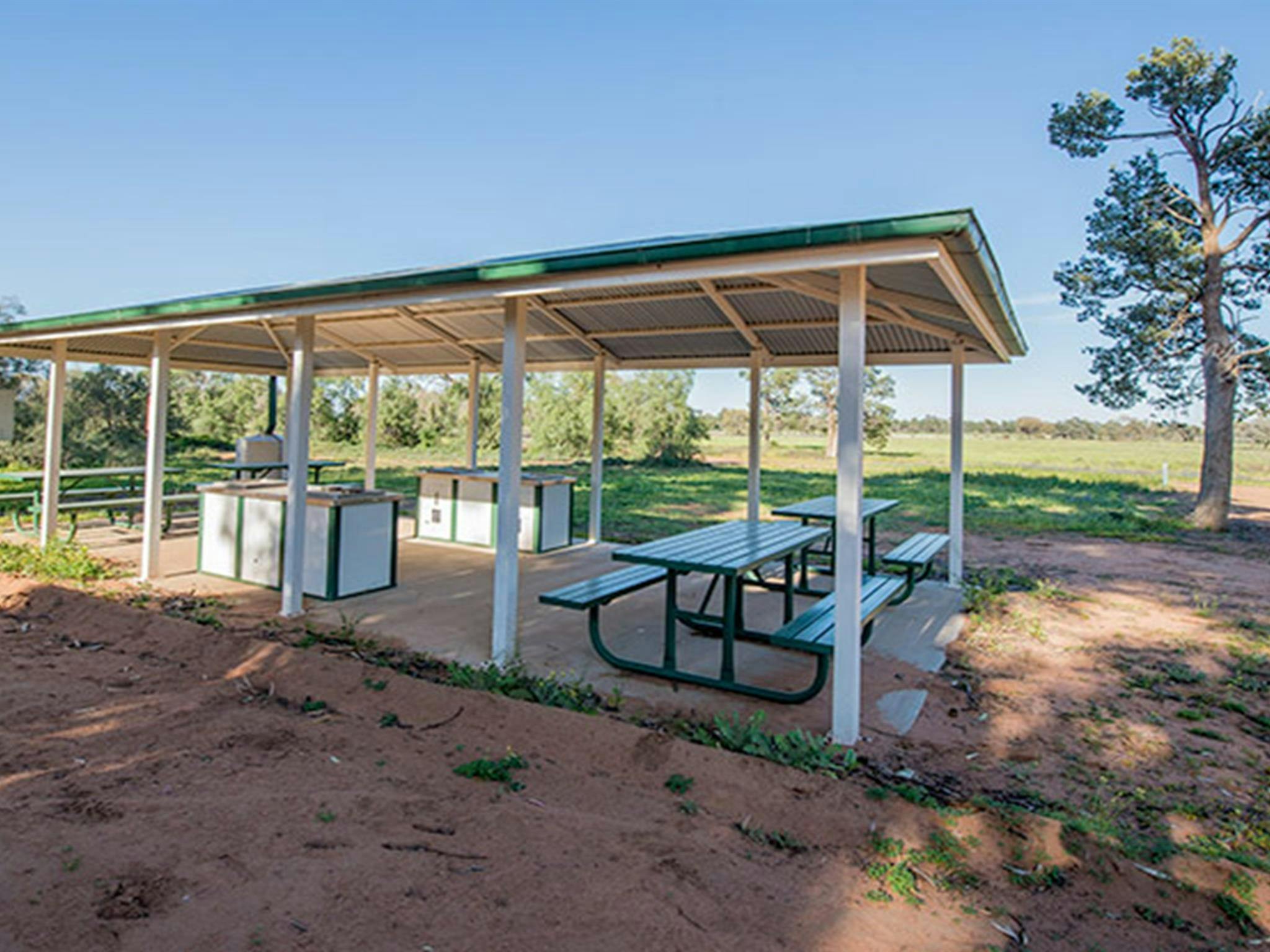 Oolambeyan Homestead picnic area, Oolambeyan National Park. Photo: John Spencer