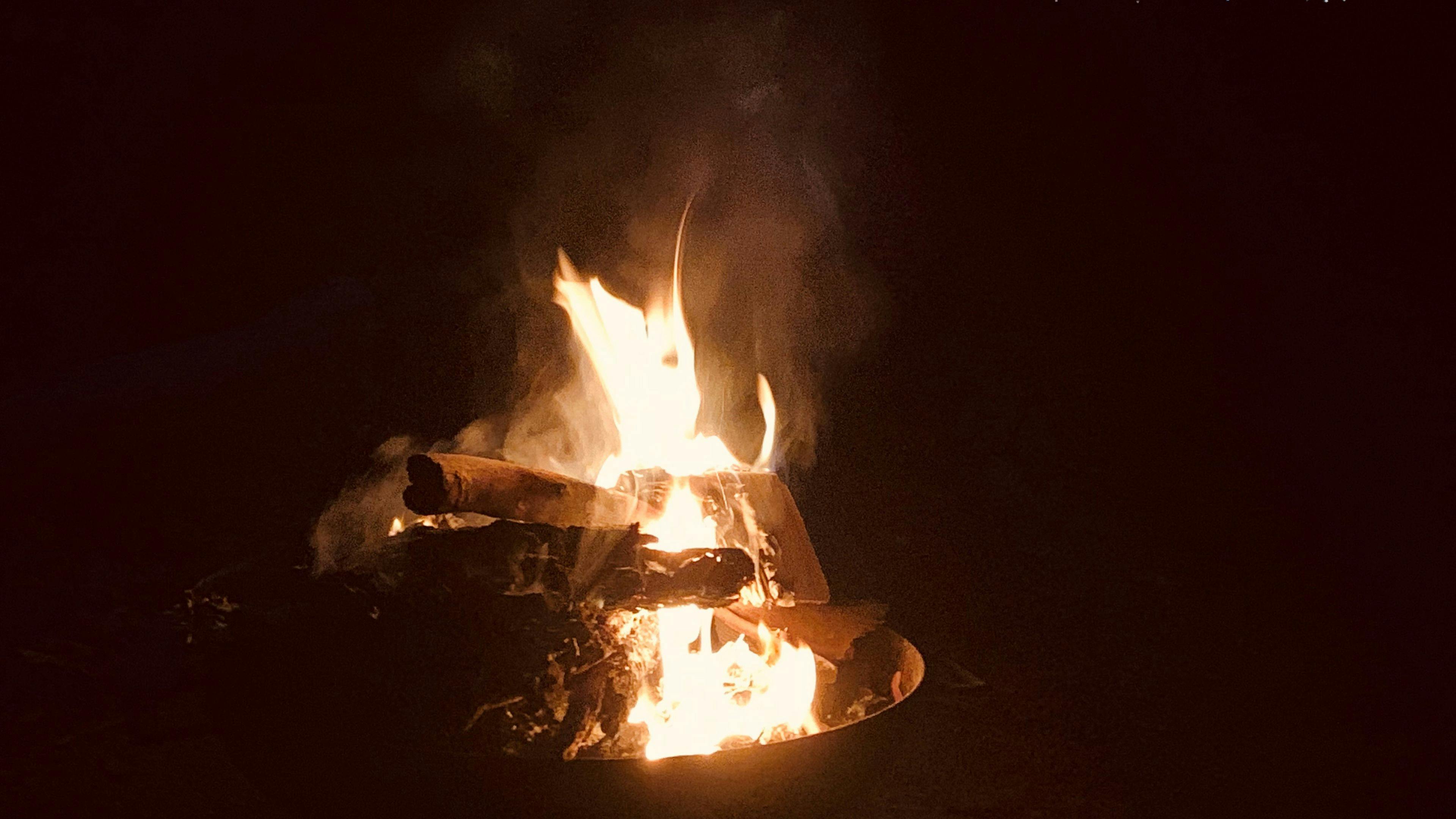 Several fire pits to select from.    Who doesn't love a crackling camp fire!   
