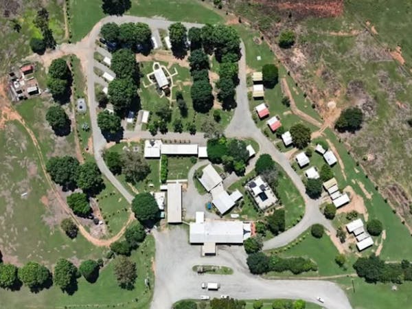 Top Camp Roadhouse Caravan Park