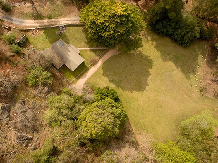 Arial view of Post Office cottage in Post Office cottage Wombeyan Karst Conservation Reserve. Photo: