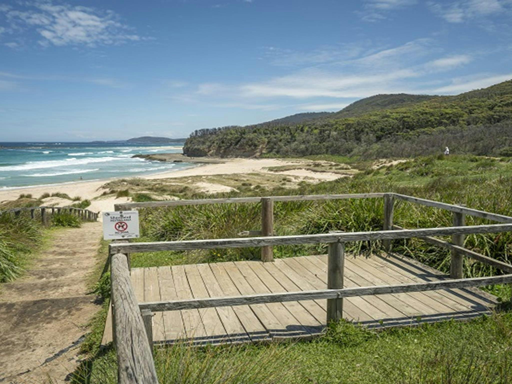 穆拉马朗国家公园普雷蒂海滩观景台。照片：约翰·斯宾塞 © DPE