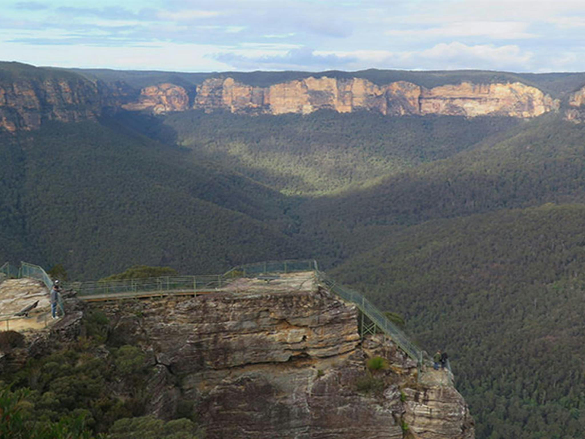 Pulpit Rock lookout, Blue Mountains National Park. Photo: Elinor Sheargold &copy; OEH