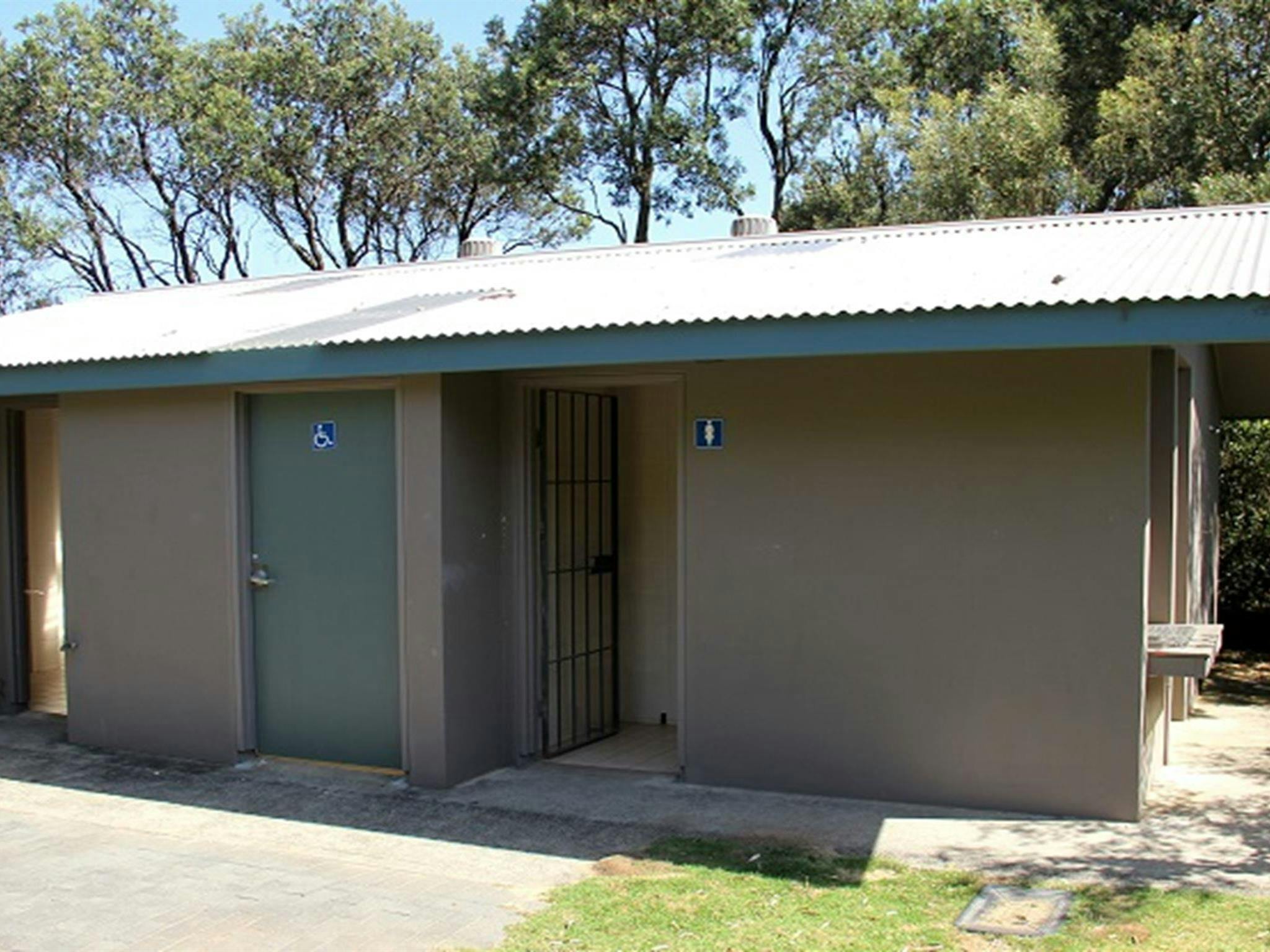Toilet block at Putty Beach campground in Bouddi National Park. Photo: John Yurasek/OEH