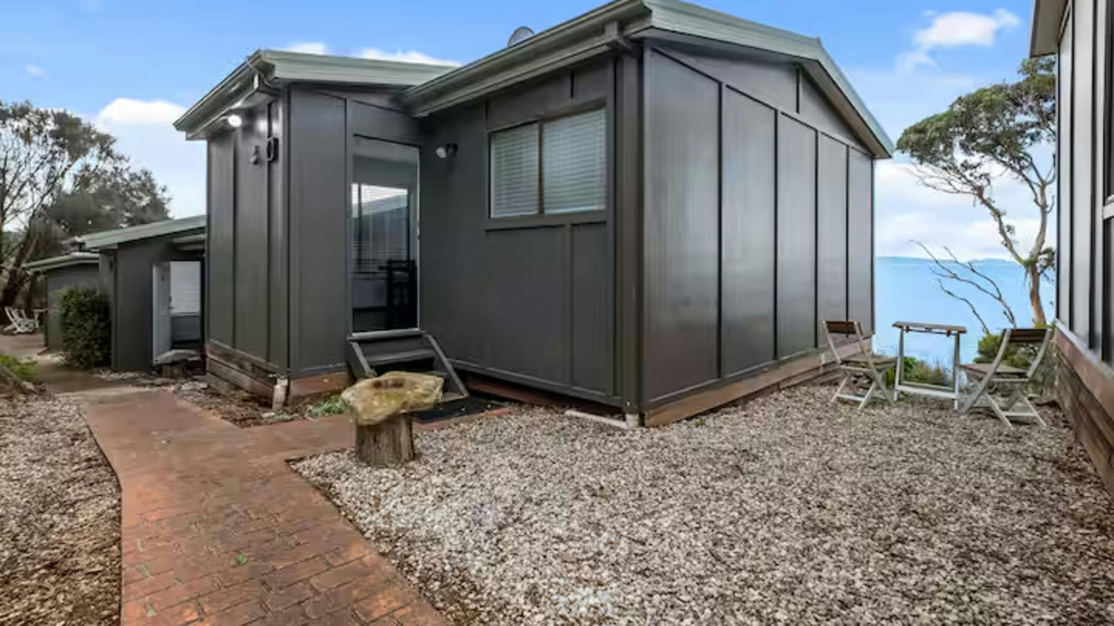 Hamptons on the Bay - Cabins 1-4