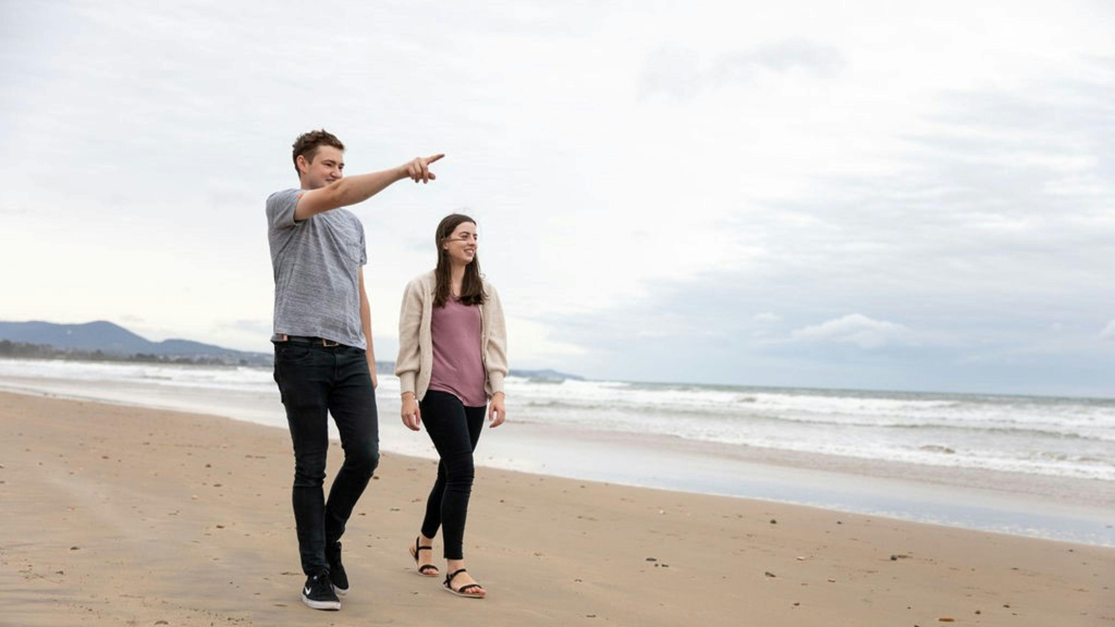 Turners Beach is 20mins walk or a 3 min drive and is beautiful no matter the weather, the western end of the beach is an Off Leash area and excellent. 