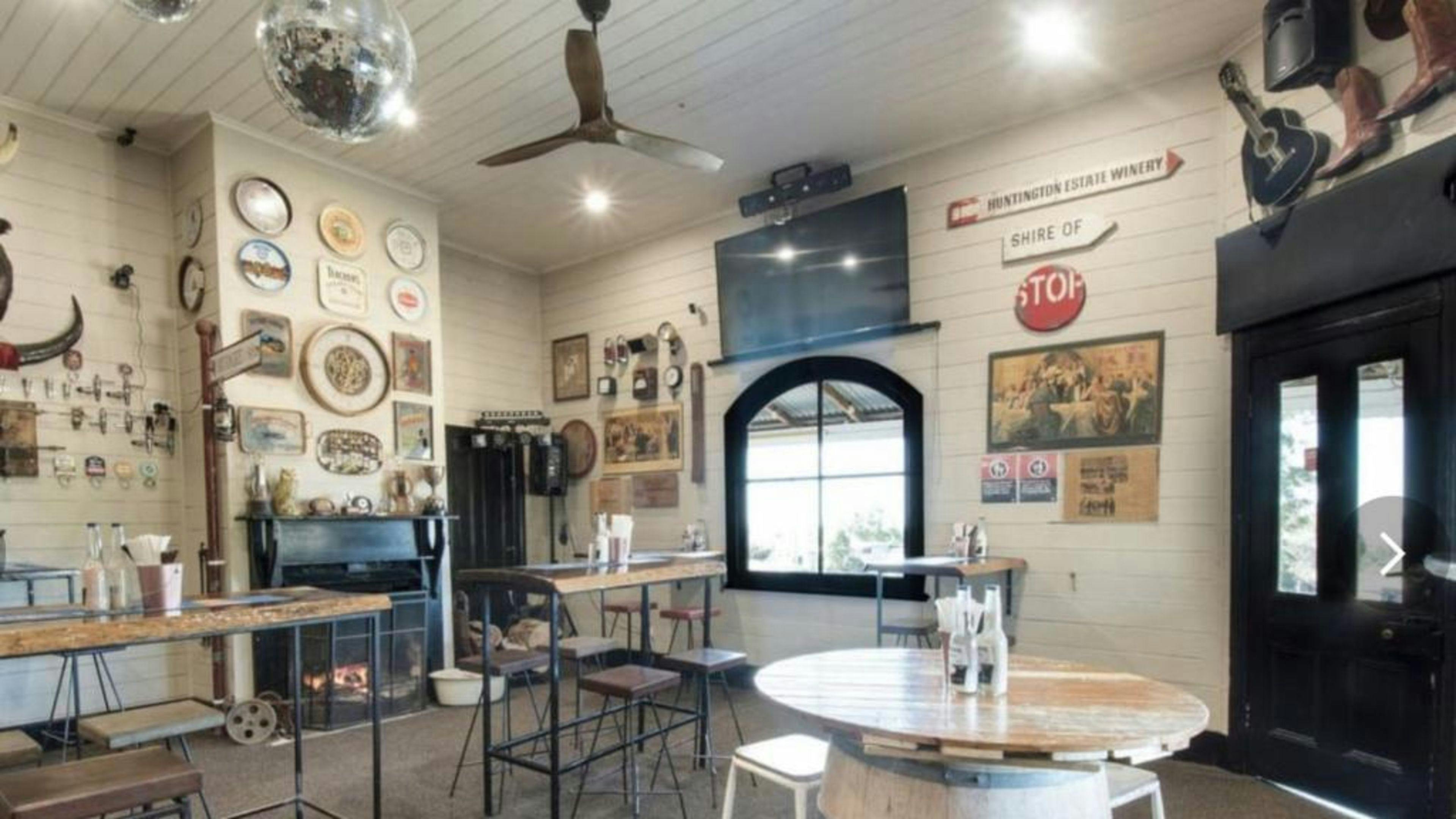 Royal Hotel Tambar Springs