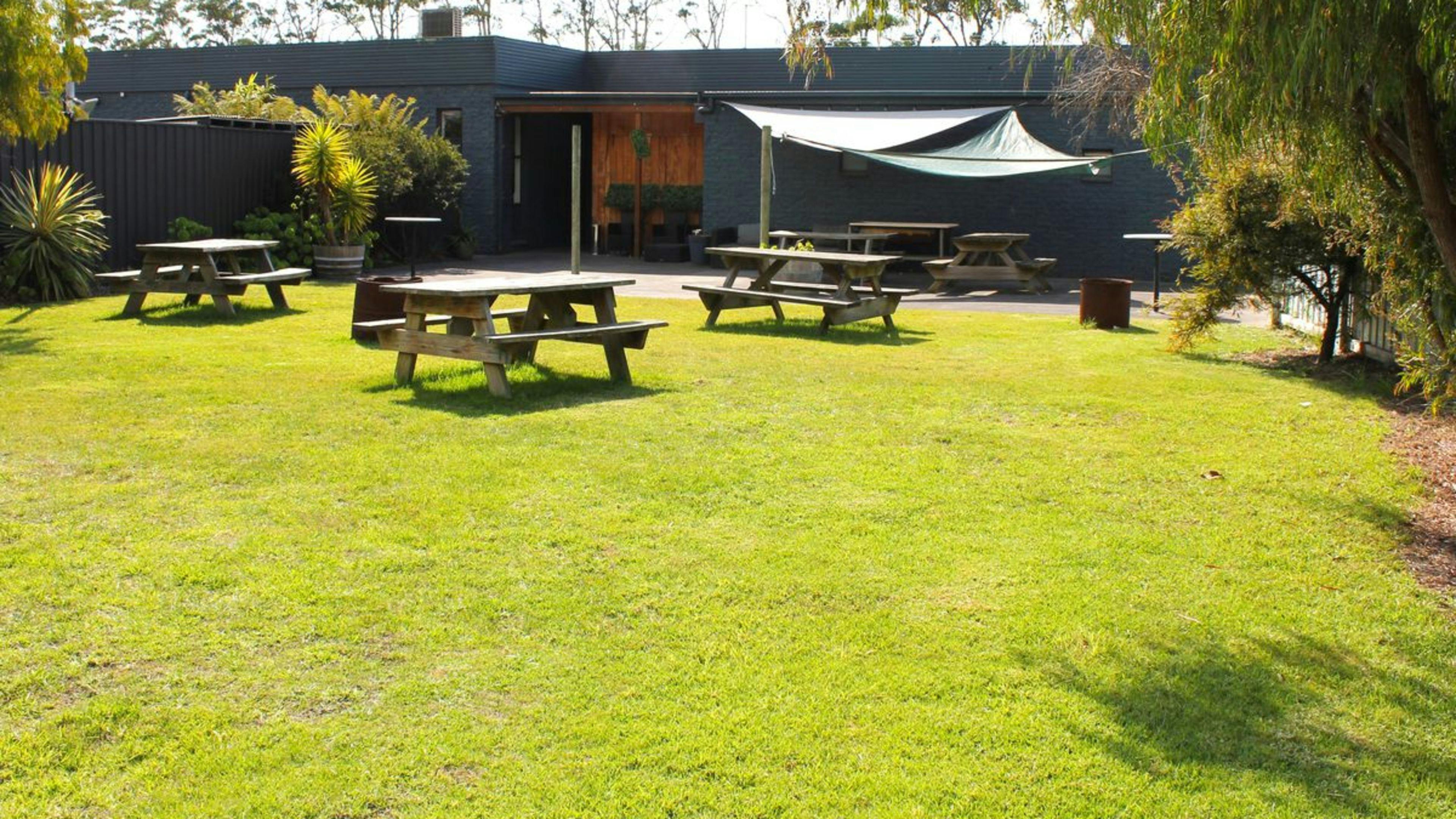 Rocky Cape Tavern and Caravan Park